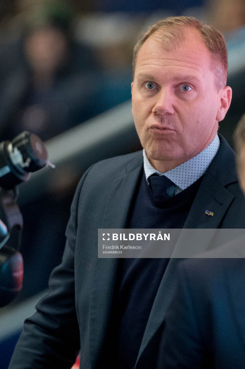 s tränare Johan Lindbom