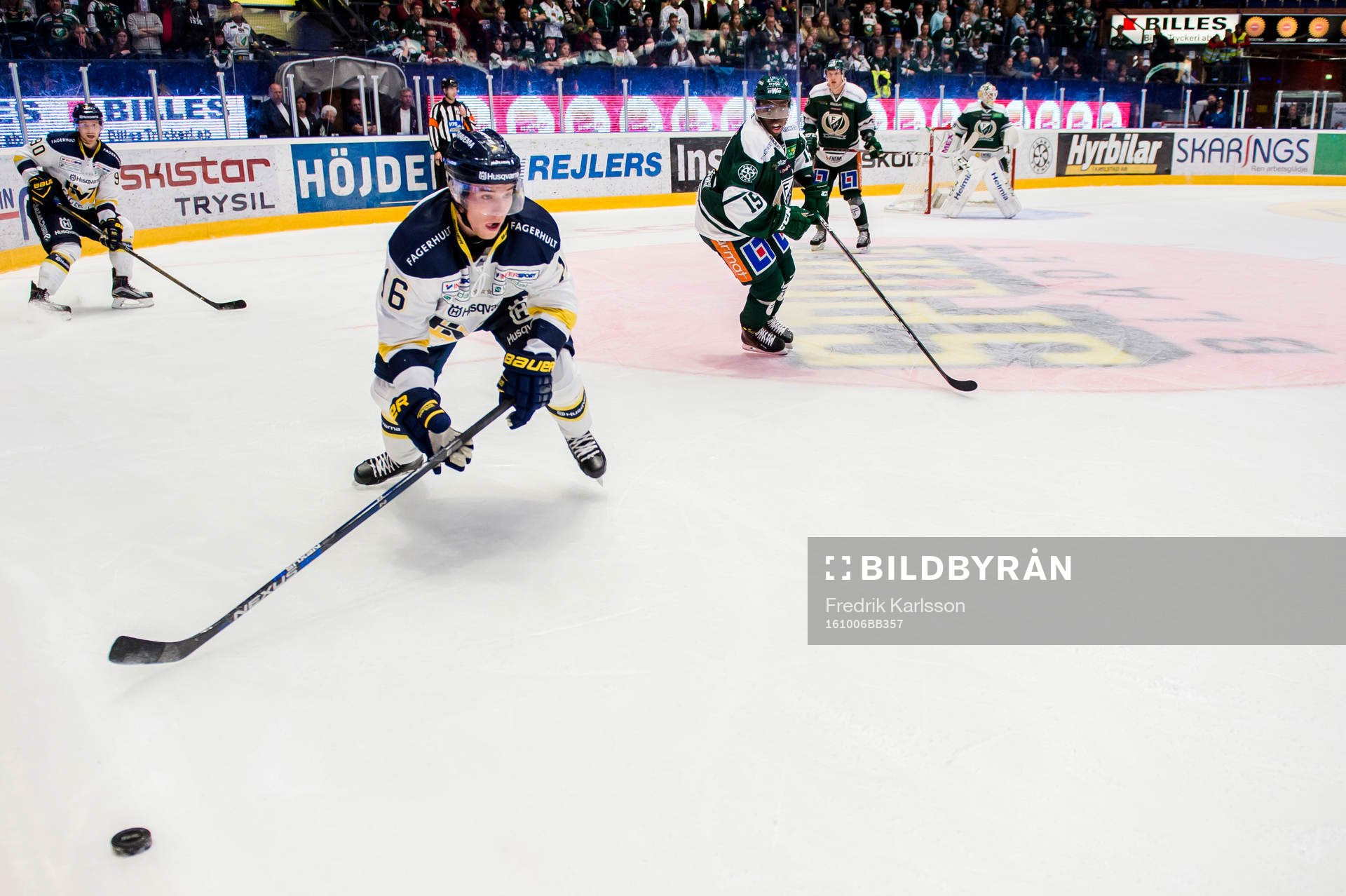 s Filip Sandberg och Färjestads Hugo Enock