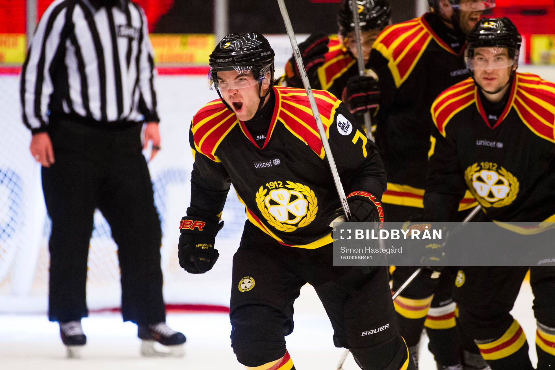 Brynäs Pathrik Westerholm och Ponthus Westerholm jublar