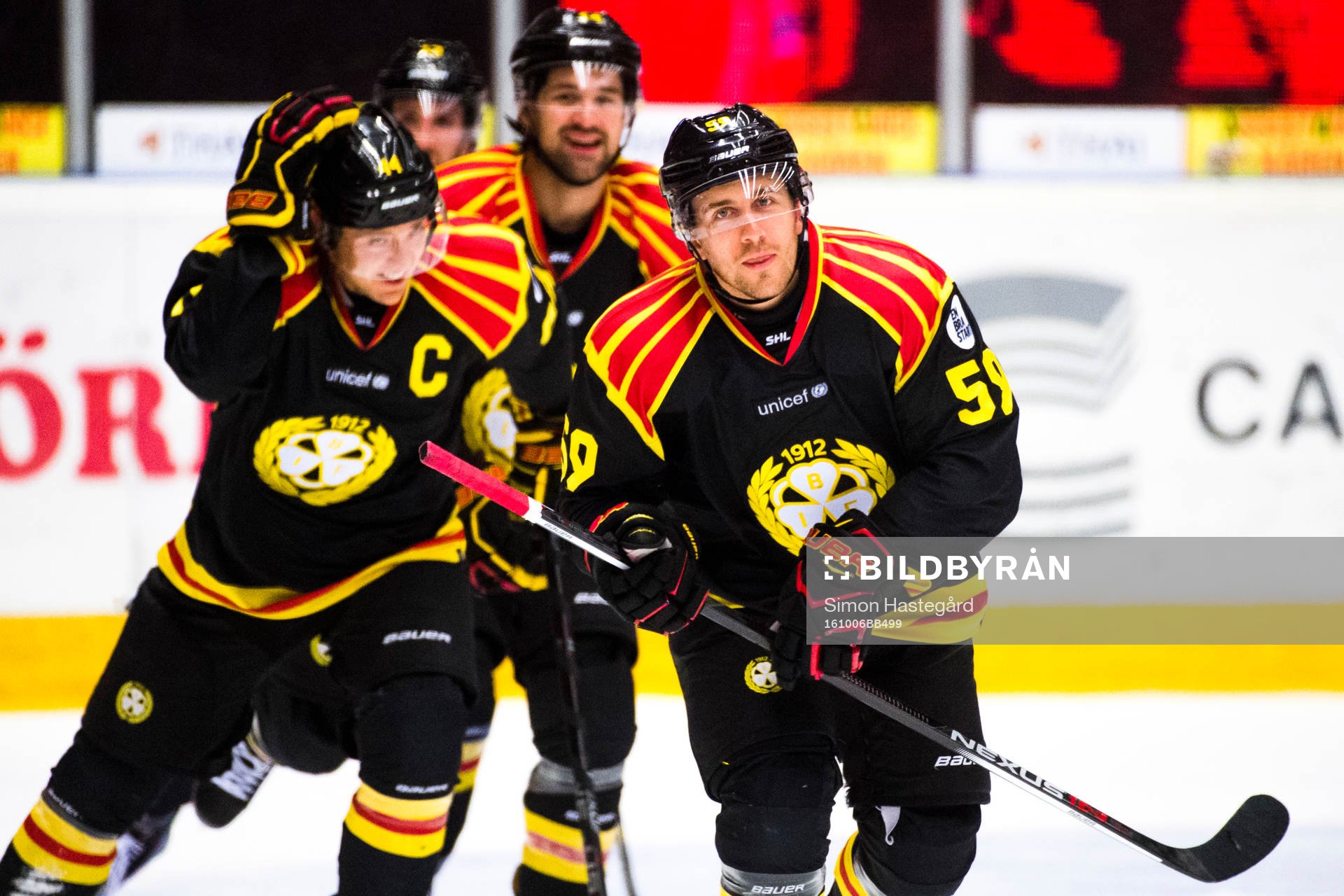 Brynäs Sebastian Enterfeldt jublar