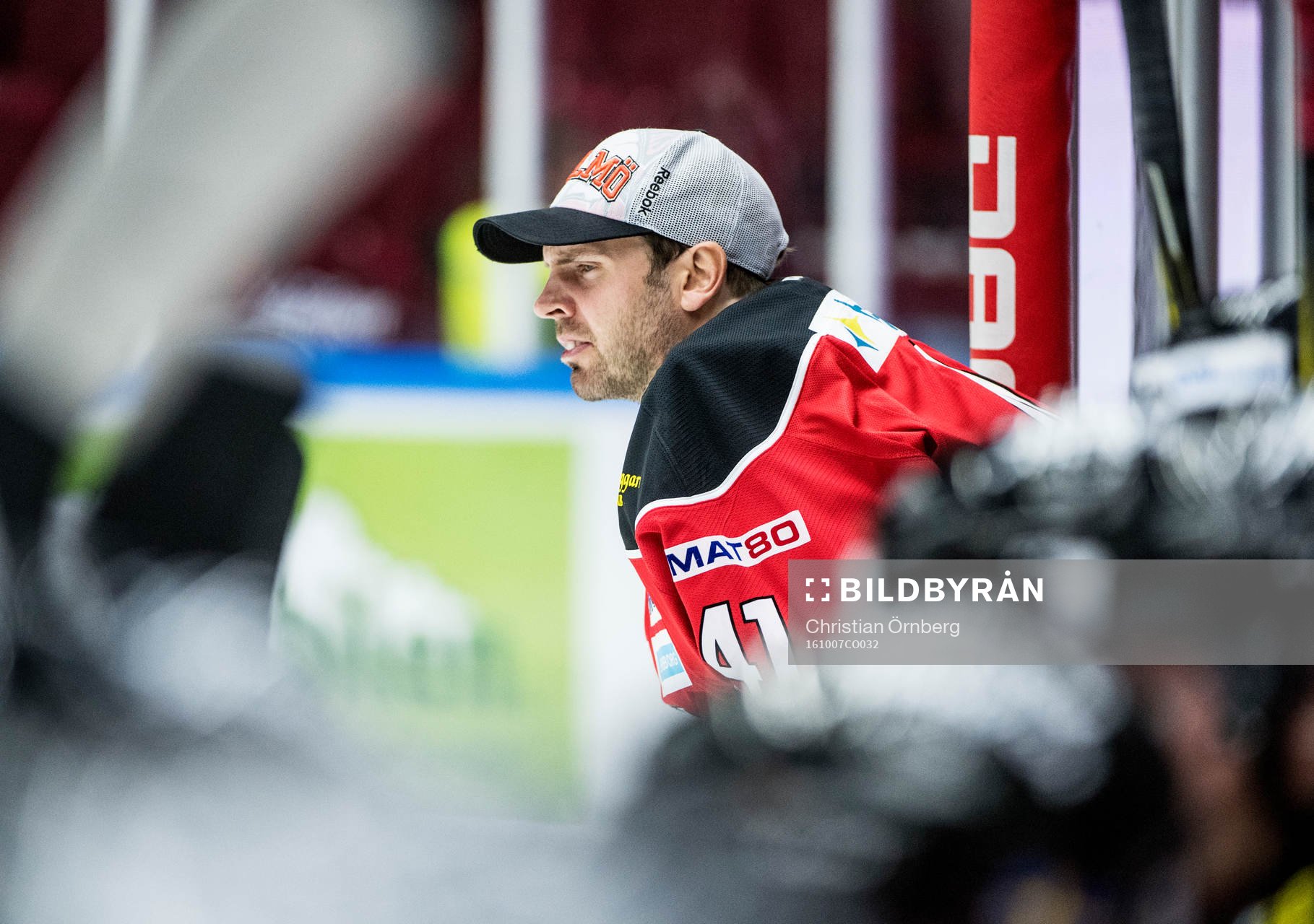 Malmö Redhawks målvakt Cristopher Nihlstorp i båset