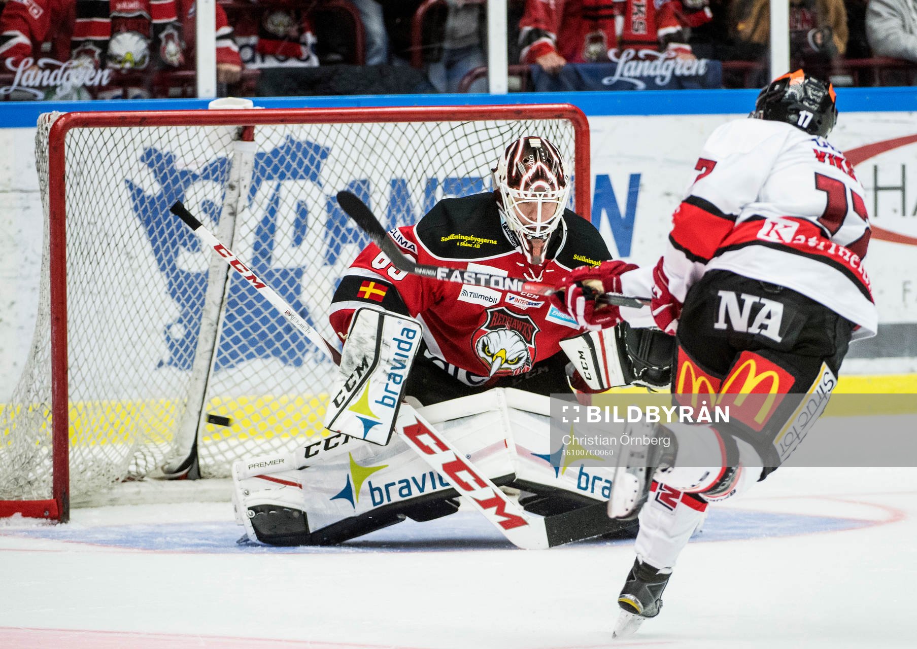 Örebros Daniel Viksten missar straffen på Malmö Redhawks