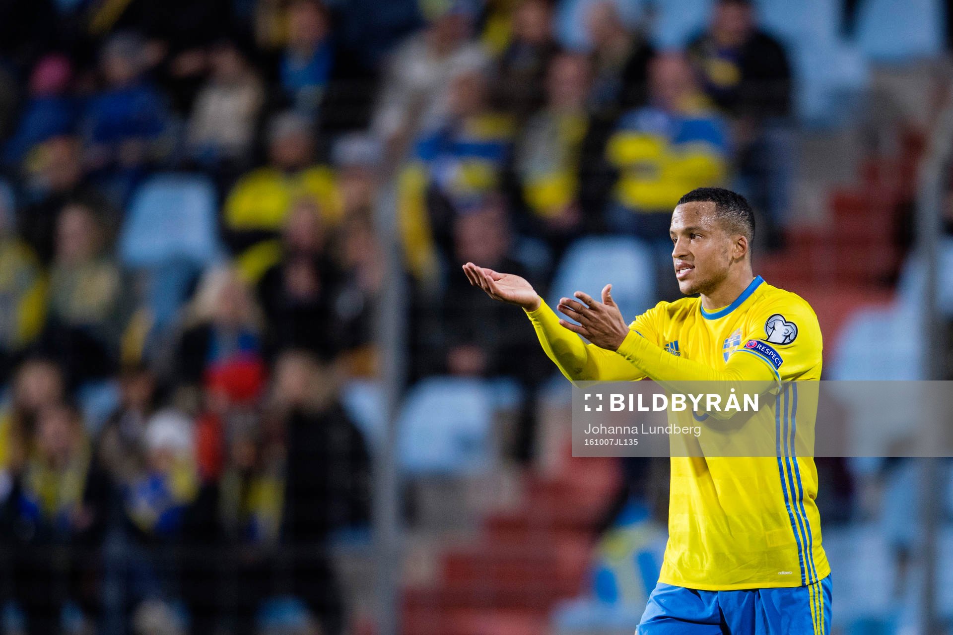 Sveriges Martin Olsson reagerar