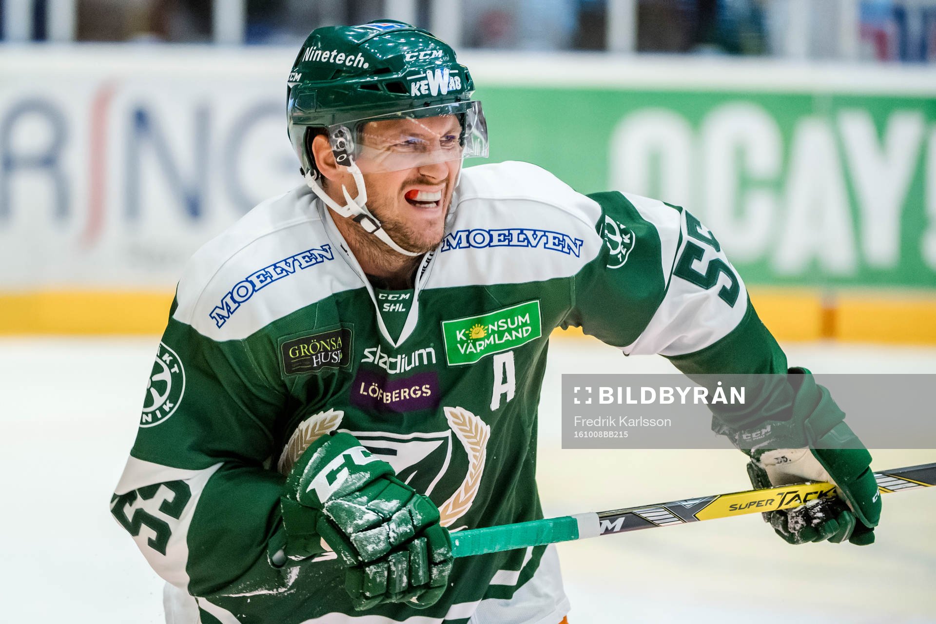 Färjestads Ole-Kristian Tollefsen täckte ett skott och