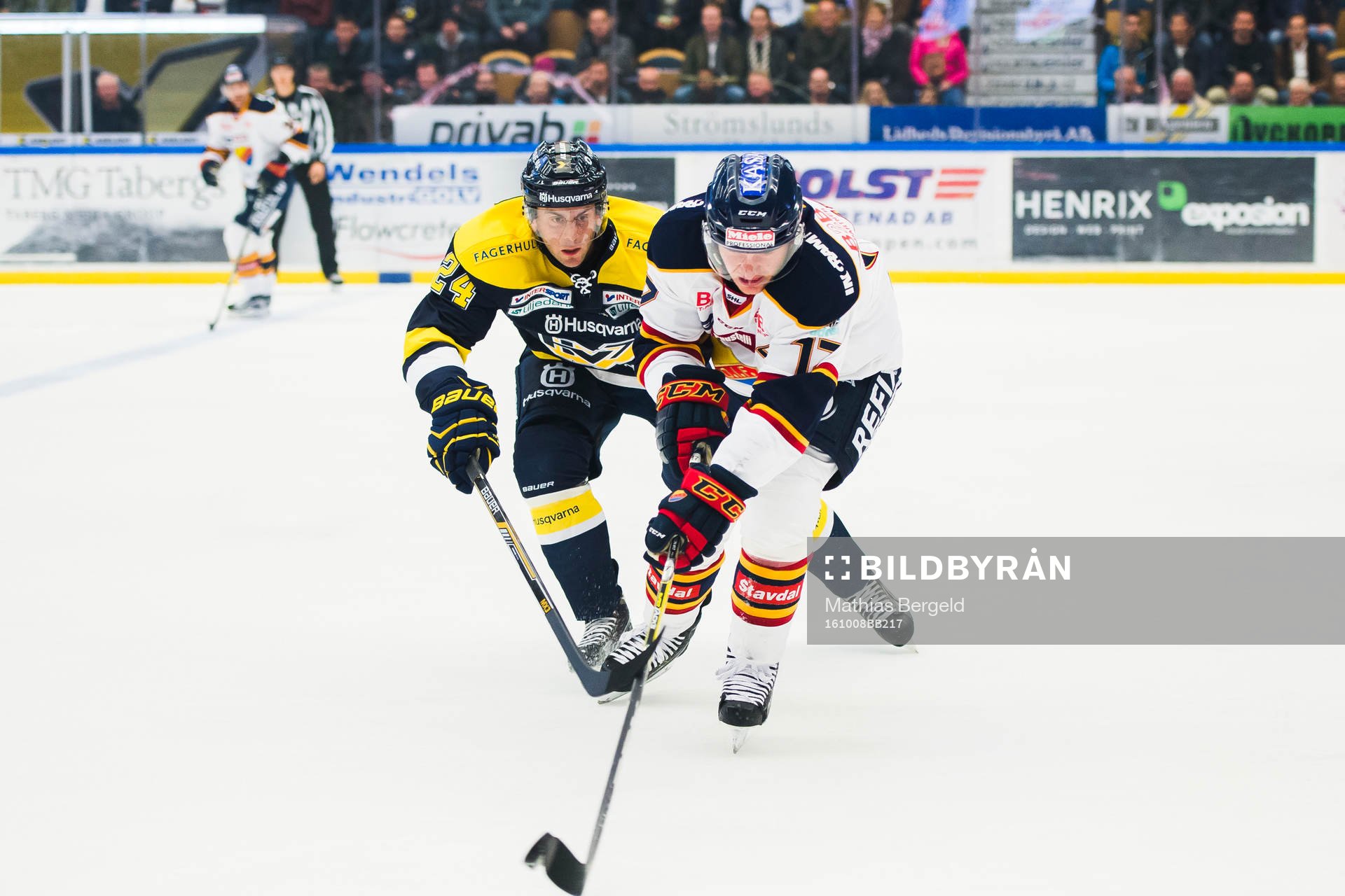 s Erik Christensen och Djurgårdens Henrik Eriksson i kamp