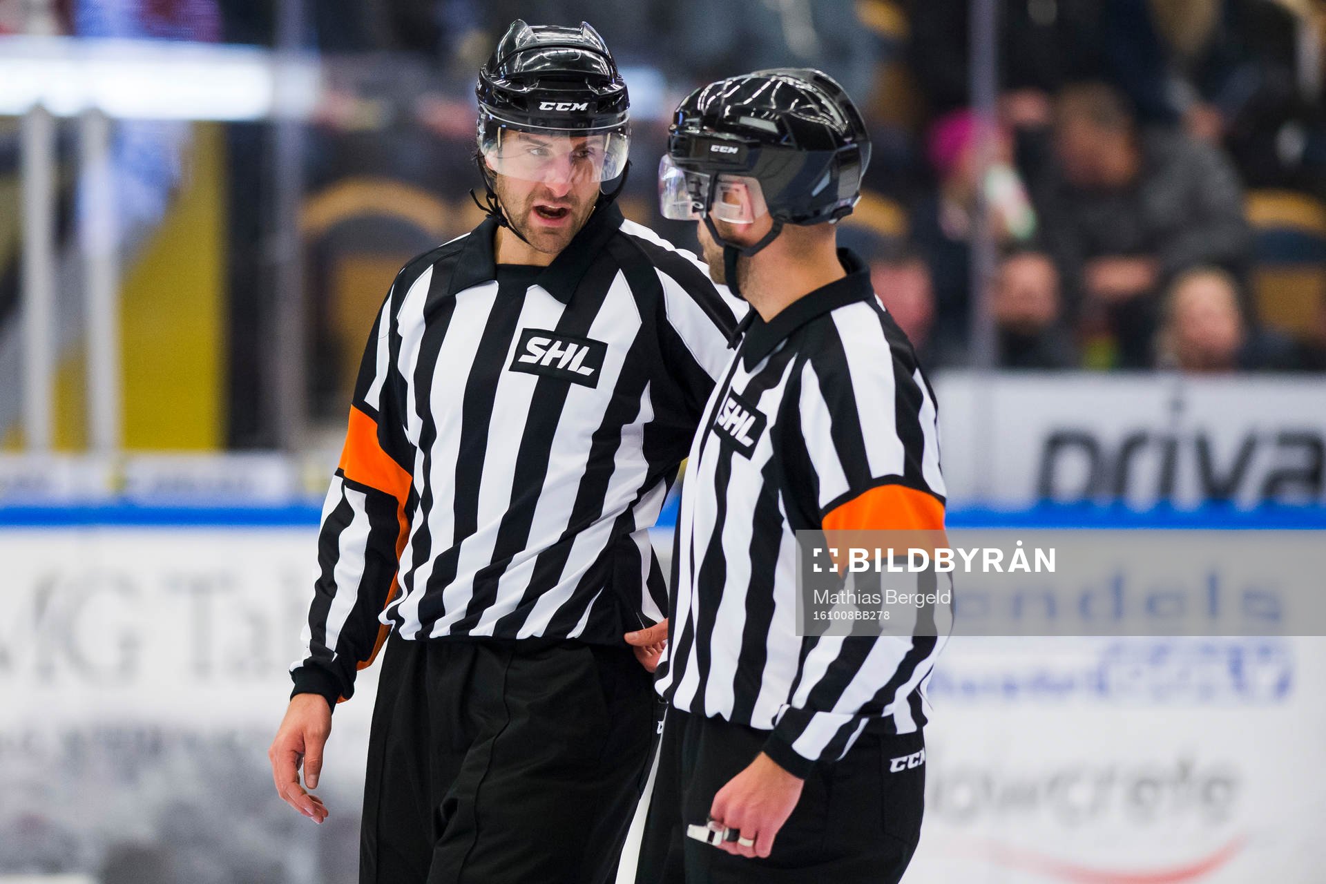 Domarna Marcus Linde och Mikael Sjöqvist