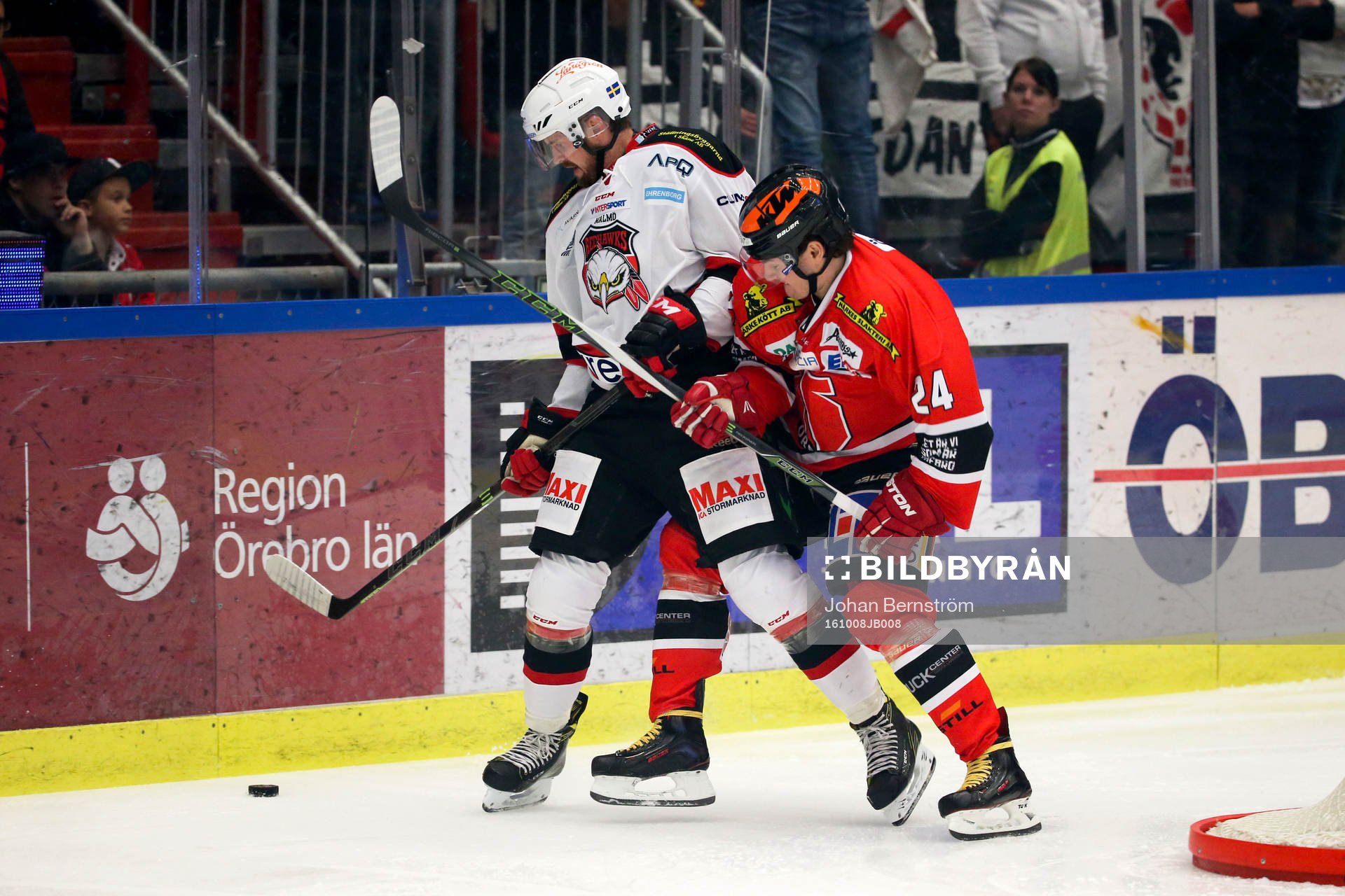 Malmö Redhawks Magnus Häggström och Örebros Petr