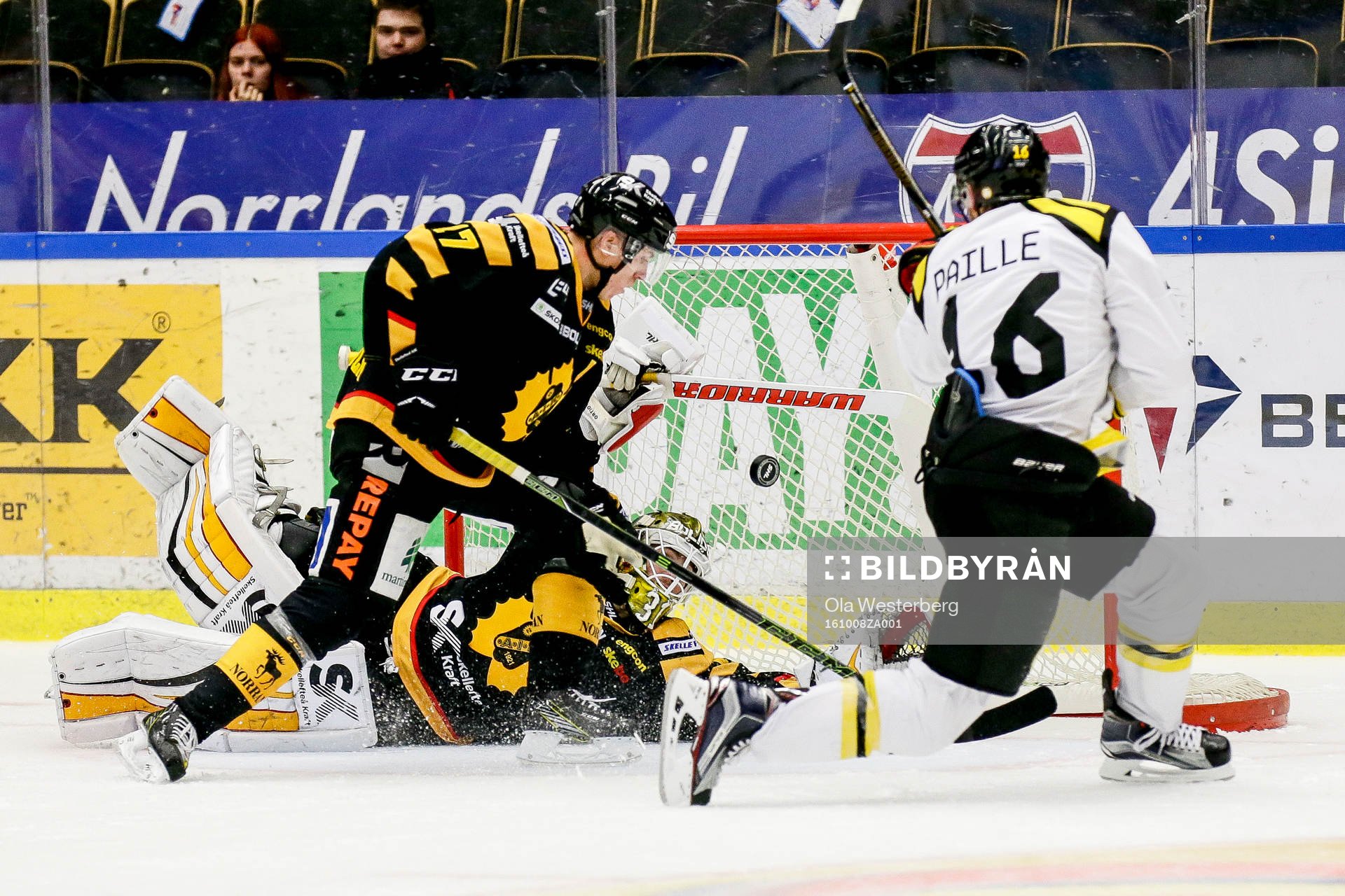 Skellefteås Pär Lindholm och målvakt Joni Ortio