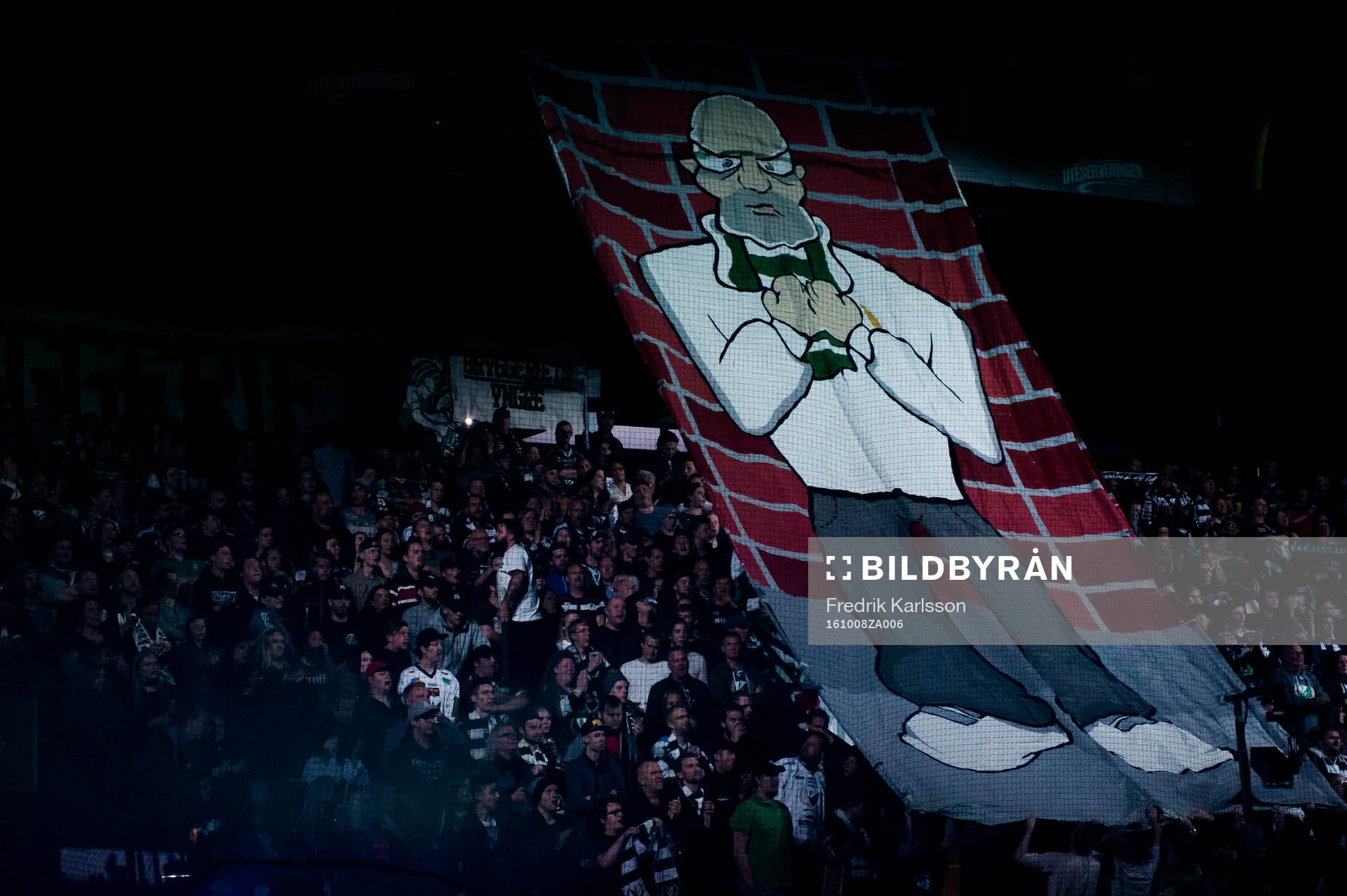 Färjestads hejarklack, Wolfpack, har tillverkat en tifo