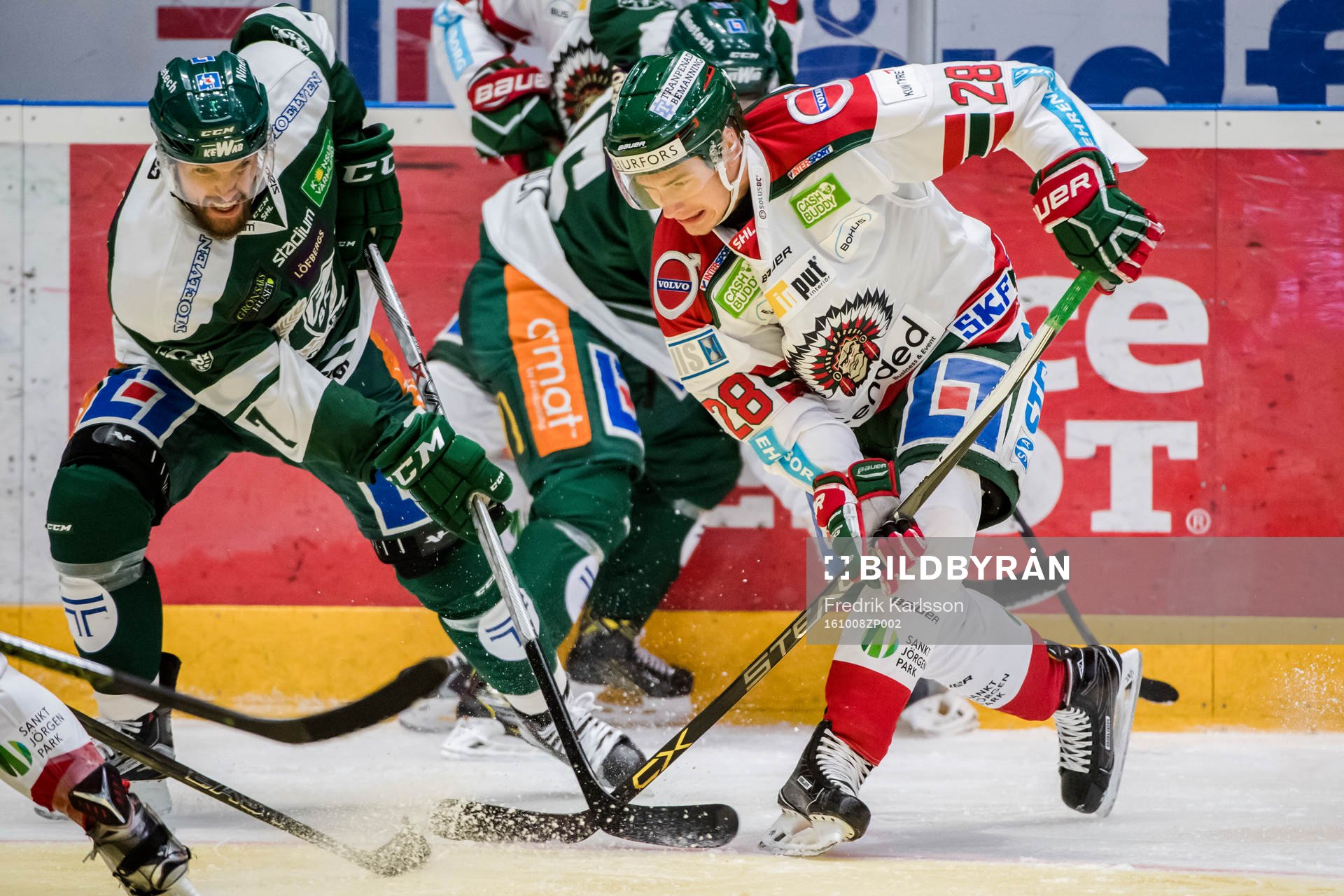 Färjestads Jonas Holös och Frölundas Johan Sundström