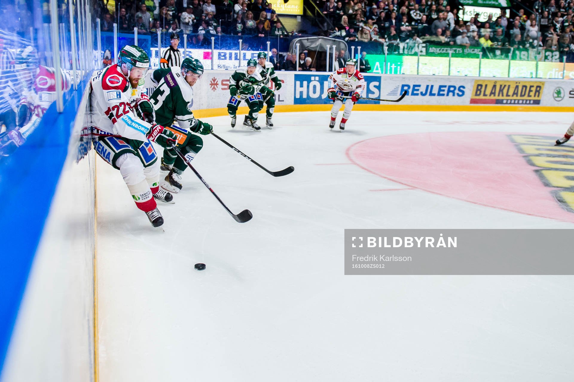 Frölundas Robin Figren och Färjestads Anton Grundel