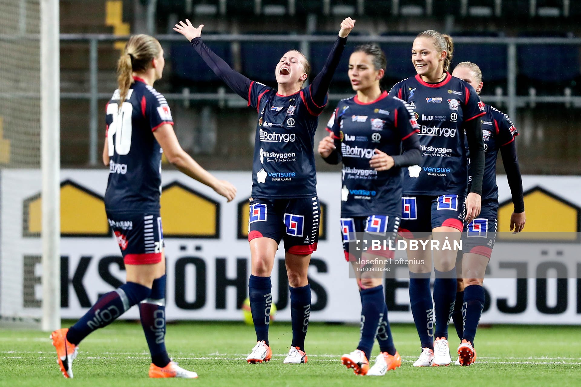 Linköpings Kristine Minde jublar med lagkamraterna