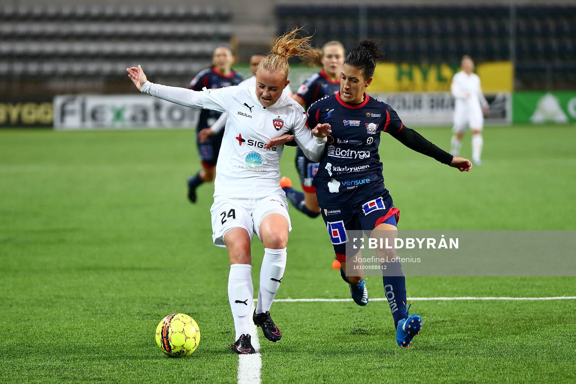 Rosengårds Ebba Wieder och Linköpings Claudia Neto