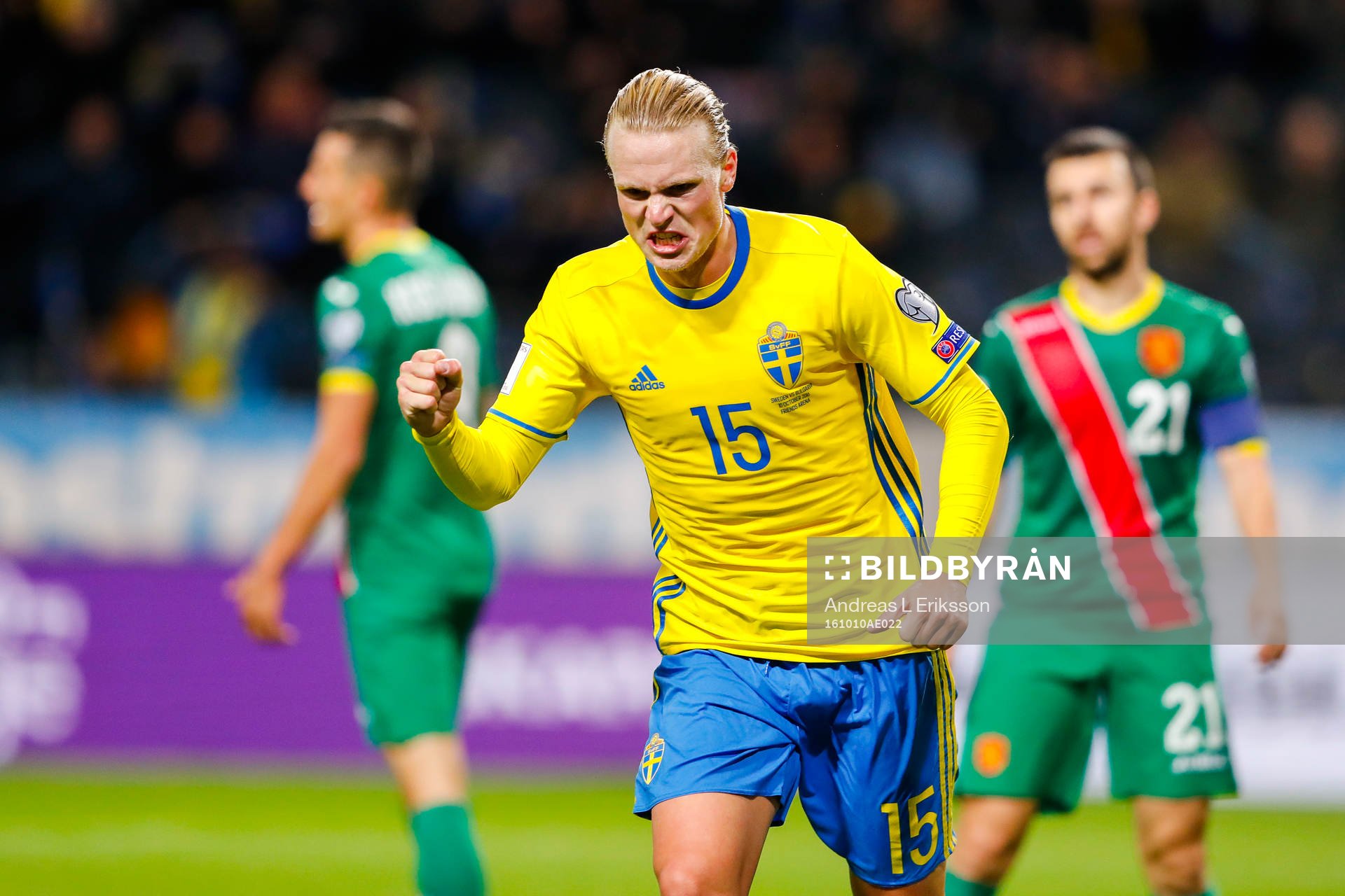 Sveriges Oscar Hiljemark jublar