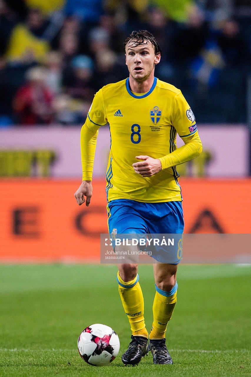 Sveriges Albin Ekdal under fotbollsmatchen i VM-kvalet mellan Sverige och Bulgarien den 10 oktober 2016 i Stockholm.