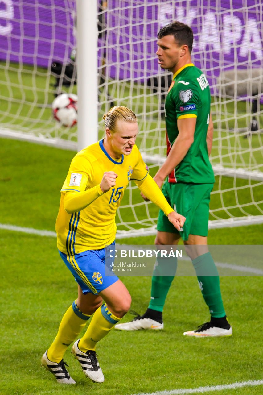 Sveriges Oscar Hiljemark jublar