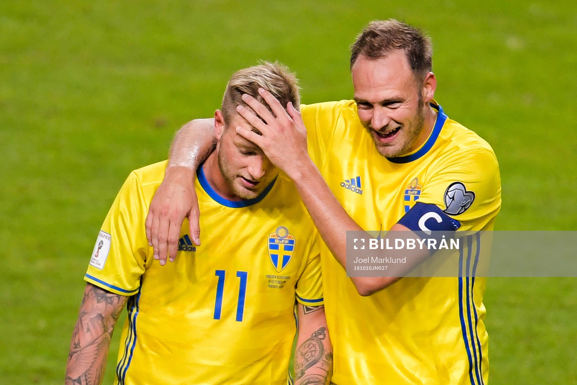 Sveriges John Guidetti och Andreas Granqvist  jublar
