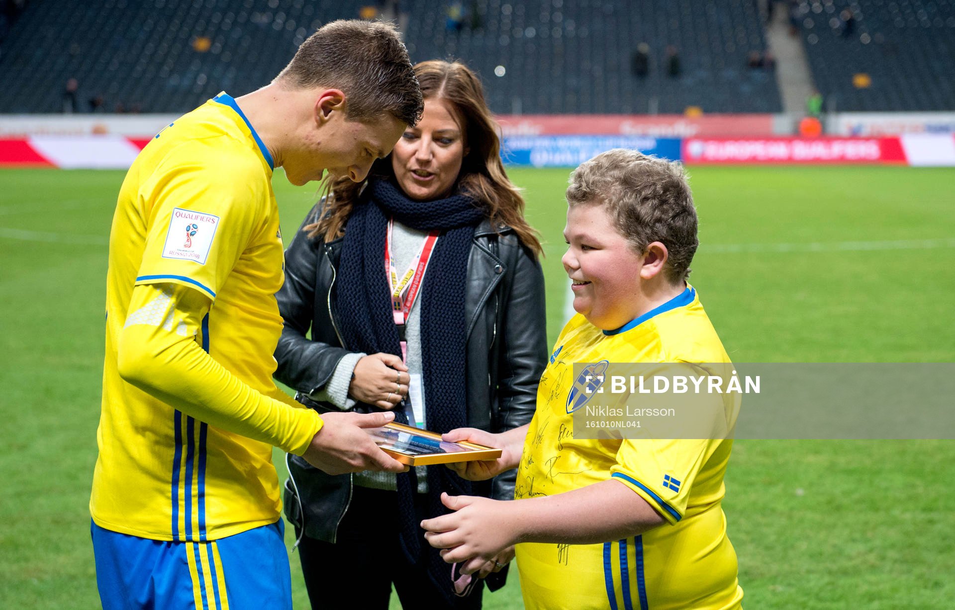 Sveriges Victor Nilsson Lindelöf får pris som matchens