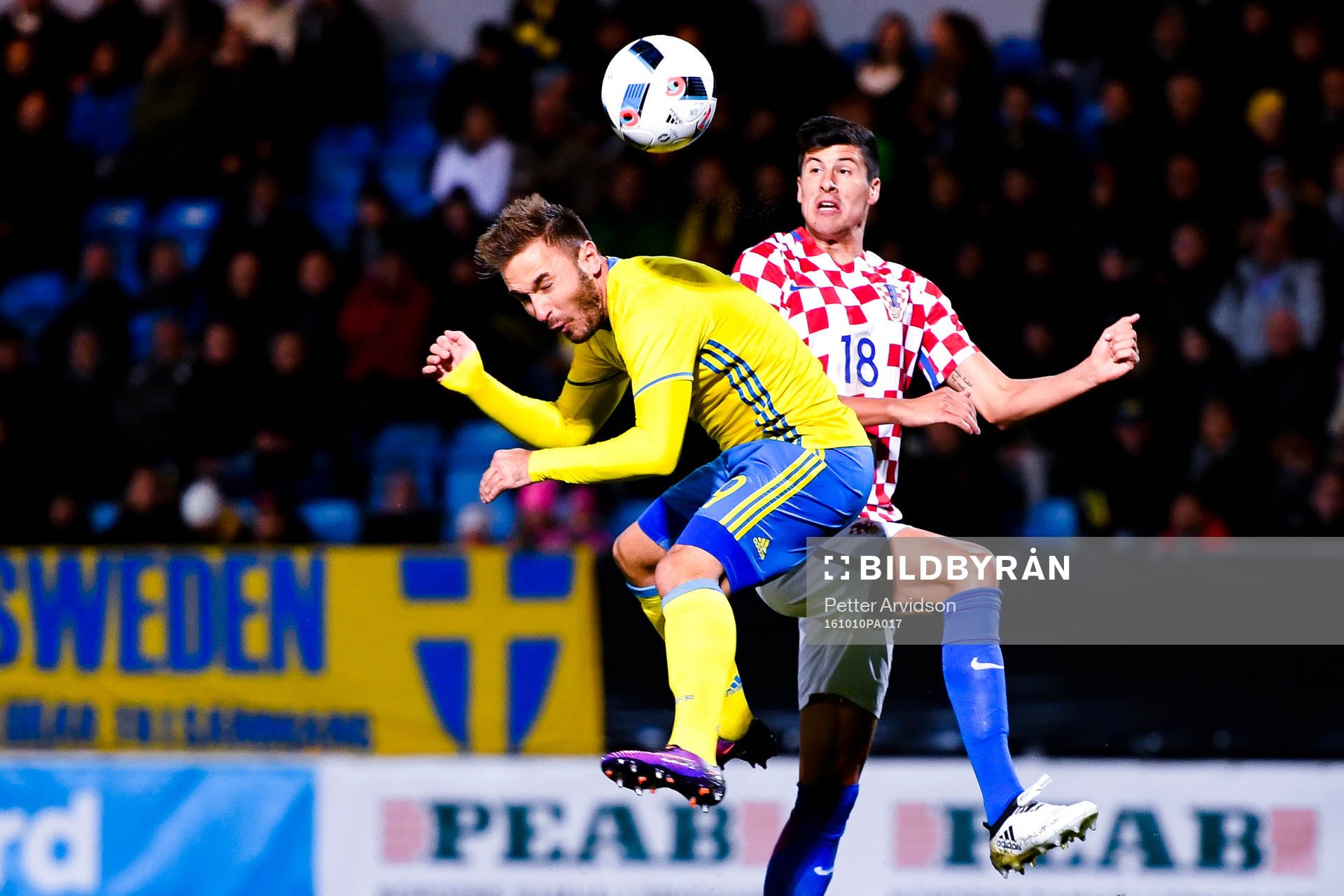 Sveriges Muamer Tankovic och Kroatiens Stipe Perica