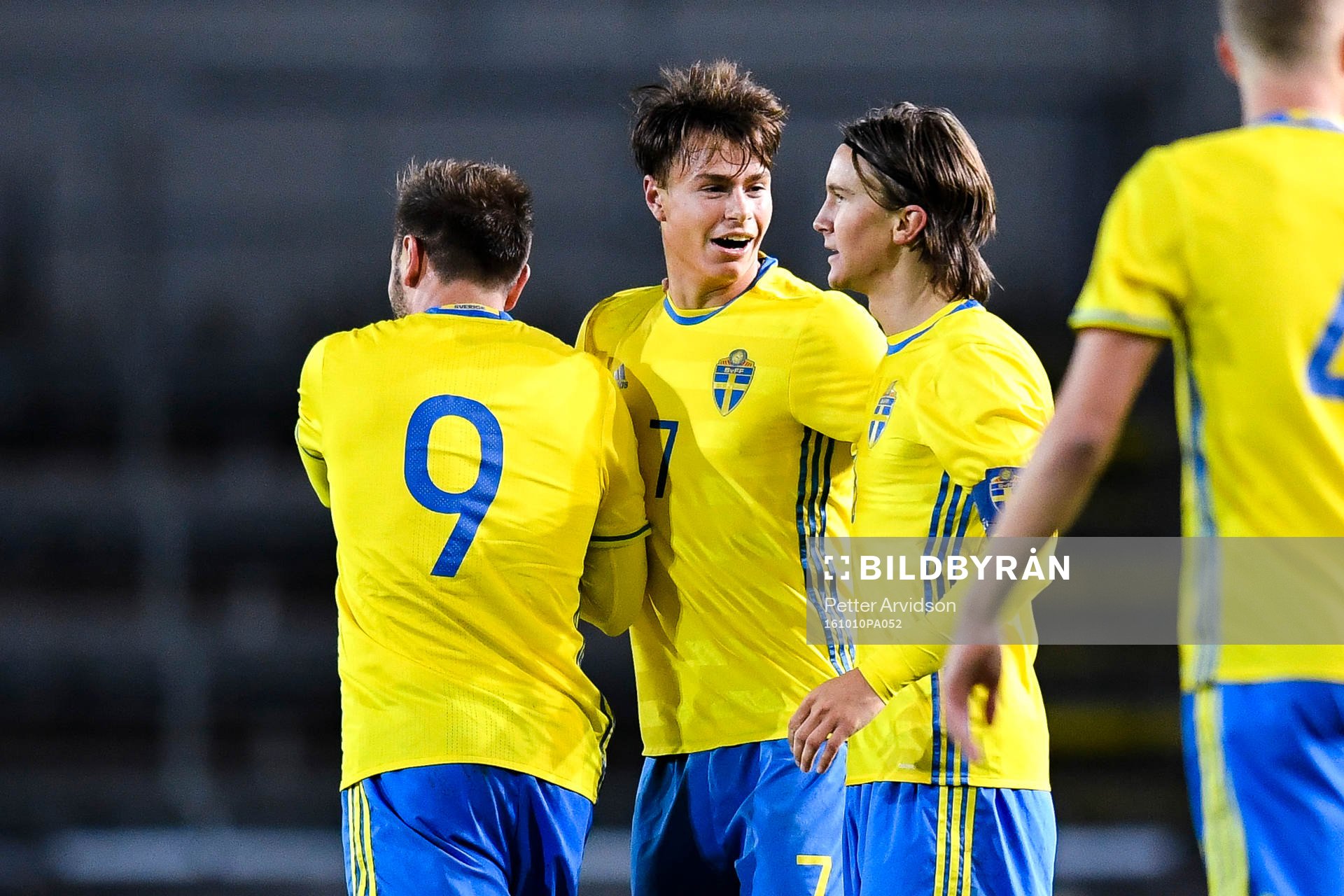 Sveriges Muamer Tankovic , Melker Hallberg och Kristoffer