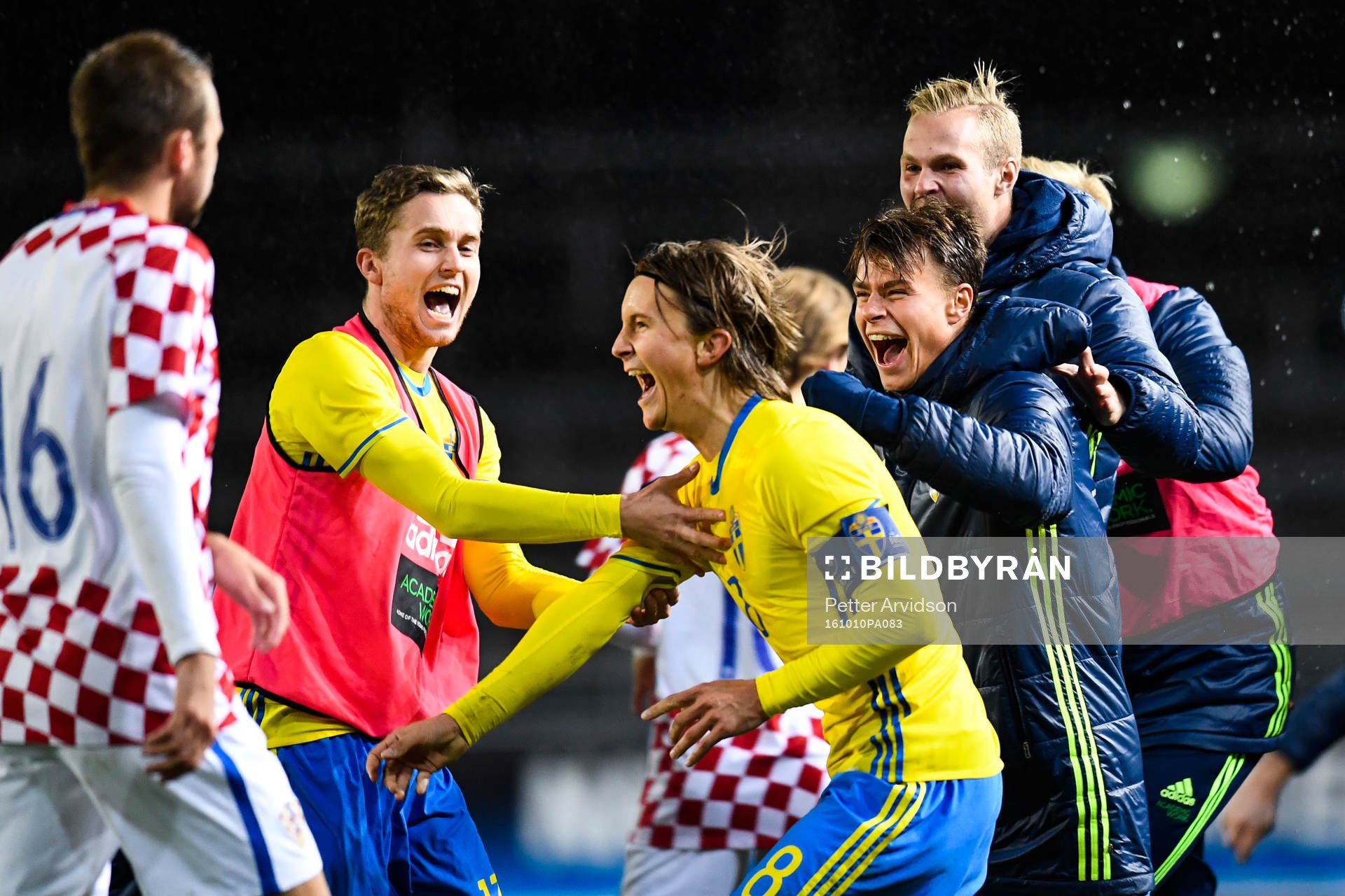 Sveriges Kristoffer Olsson och Melker Hallberg jublar