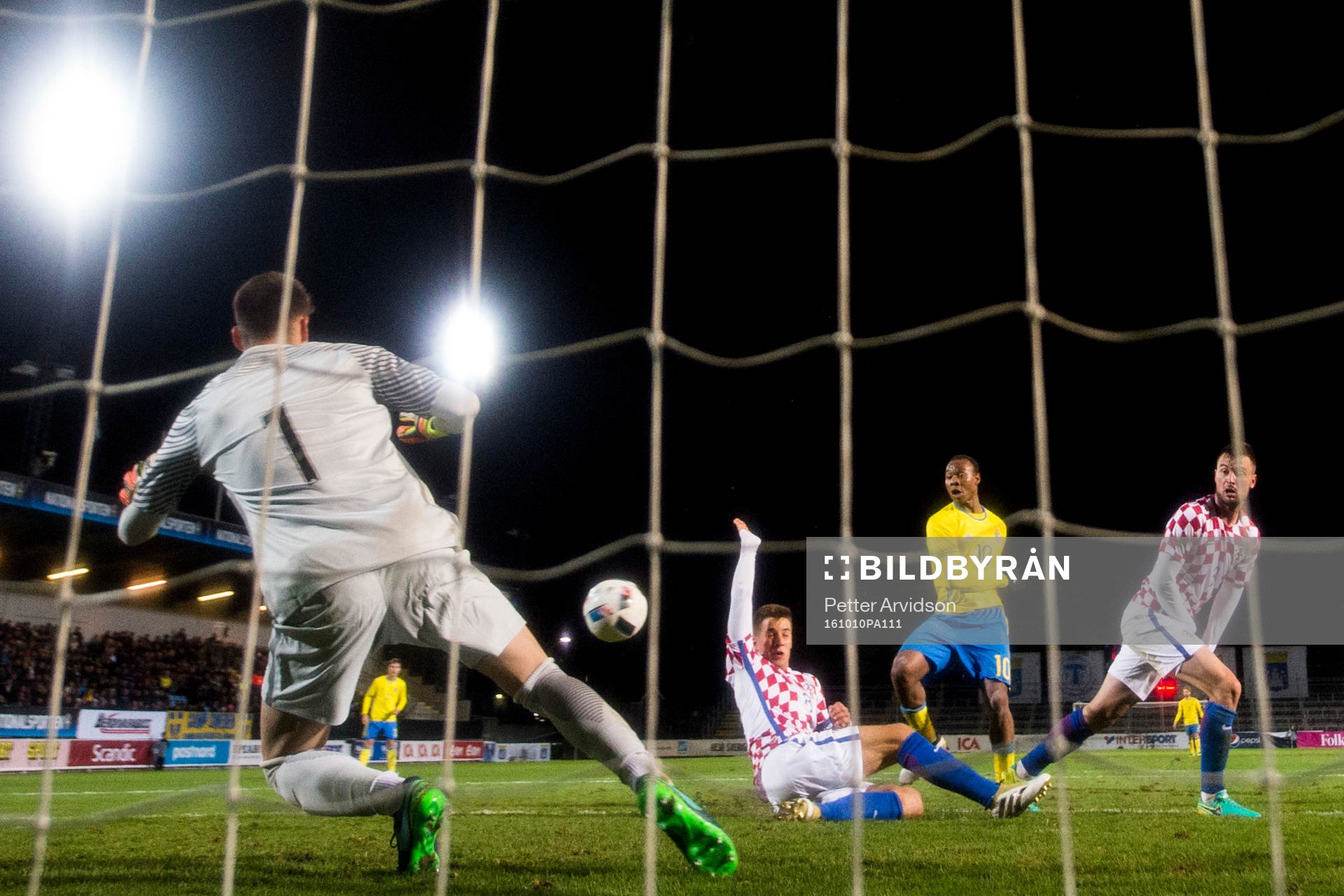 Sveriges Carlos Strandberg gör 4-1 bakom Kroatiens