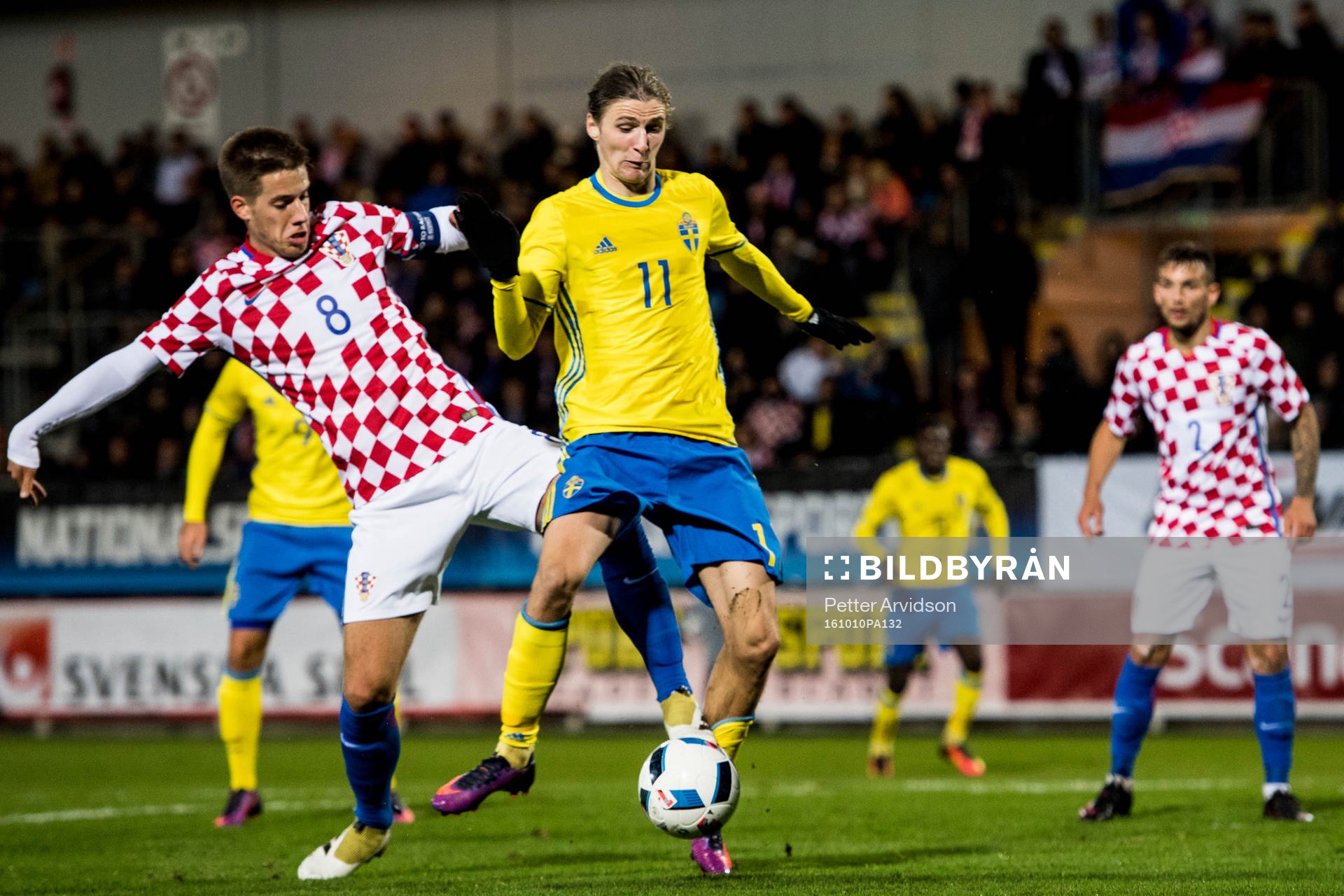 Sveriges Pawel Cibicki mot Kroatiens Mario Pasalic