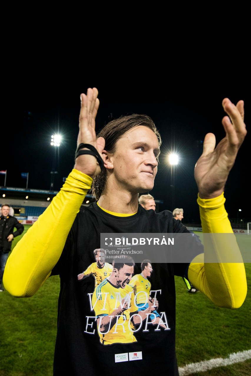 Sveriges Kristoffer Olsson tackar publiken