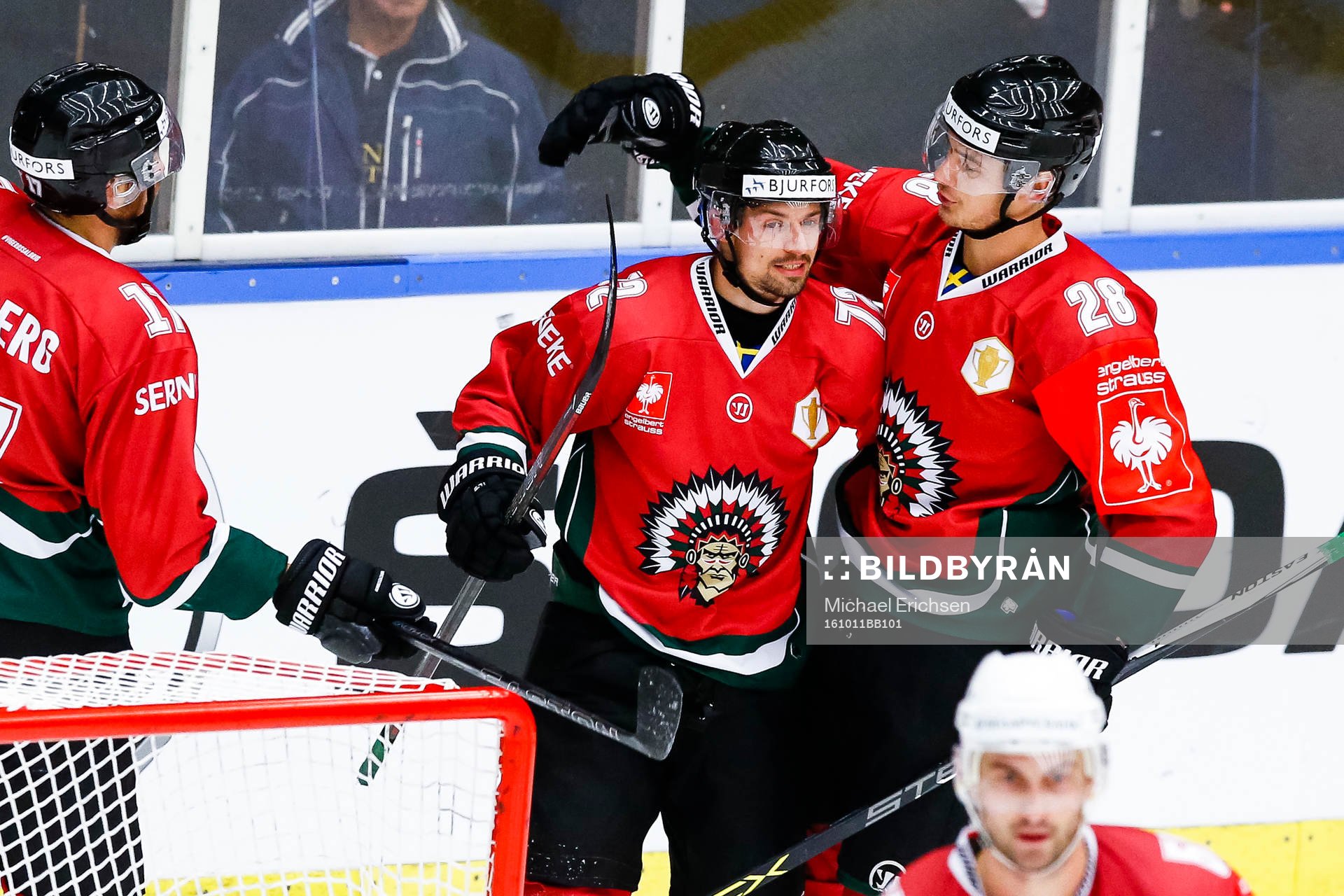 Frölundas Patrik Carlsson jublar med Johan Sundström