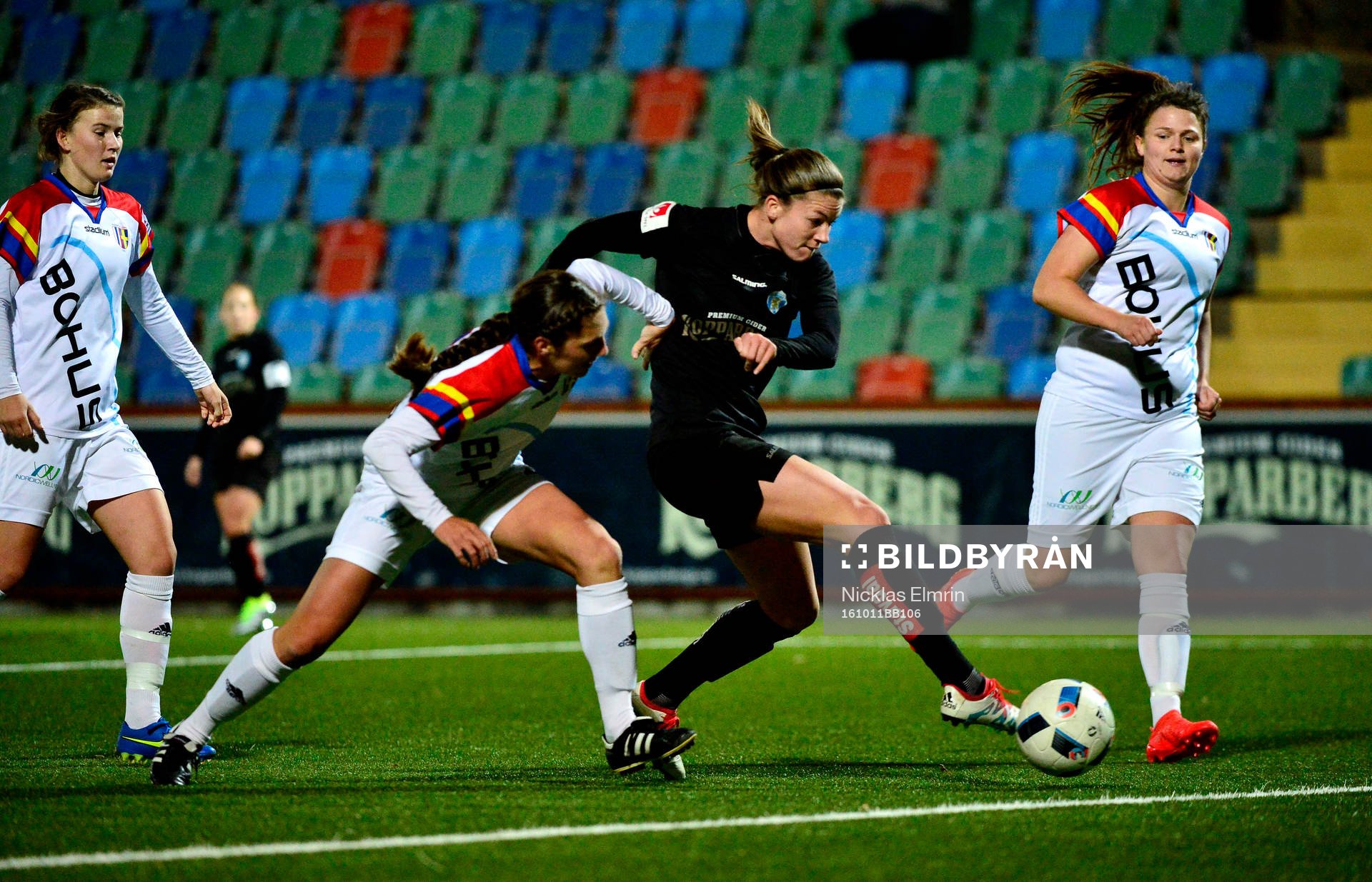 Göteborgs Pauline Hammarlund gör 2-0 mot Hovås Billdals