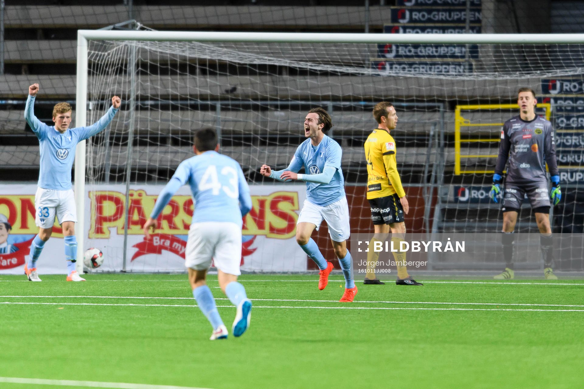 Malmö FFs Felix Olsson Lundgren jublar