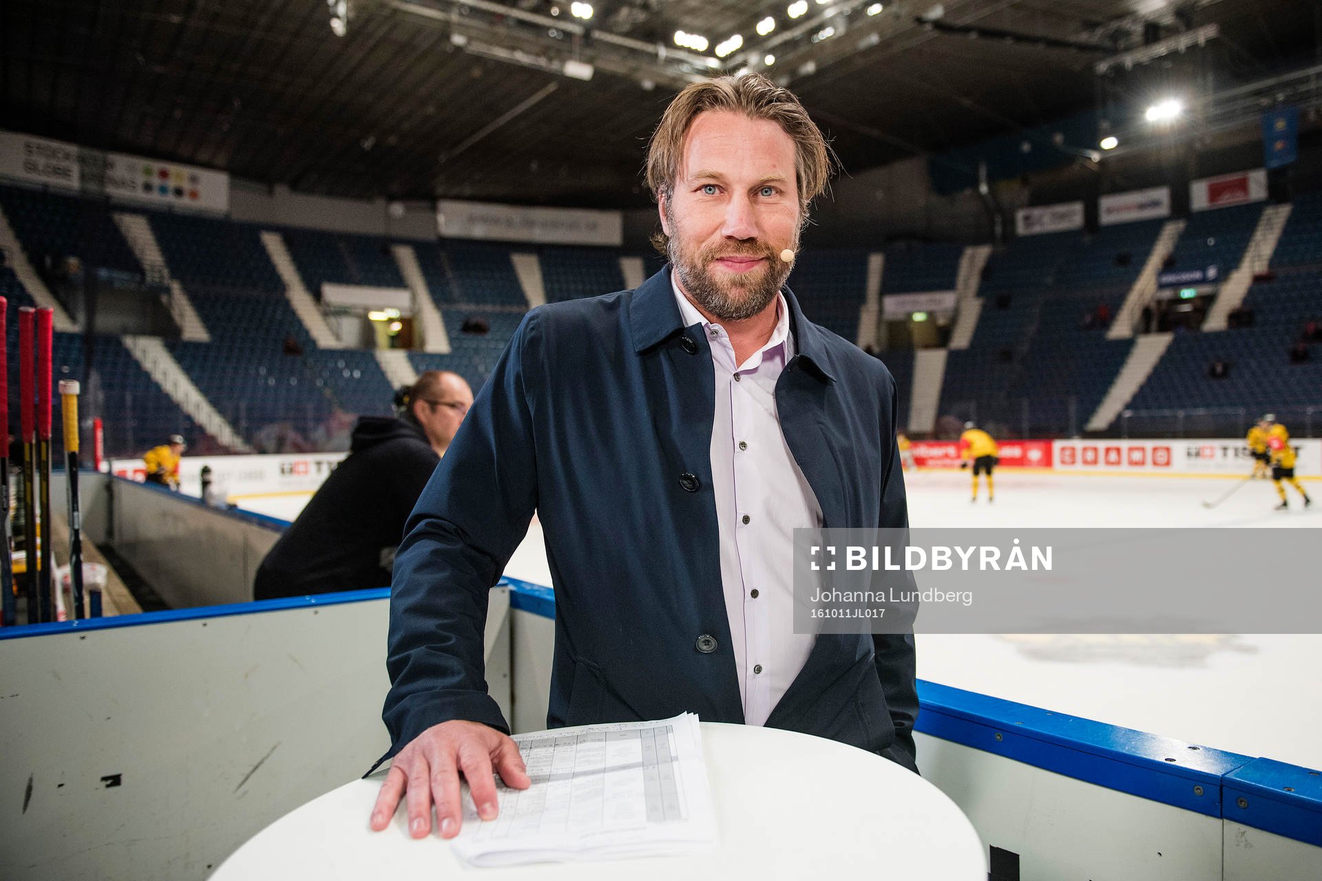 Eurosports Peter Forsberg förbereder sig för sändning