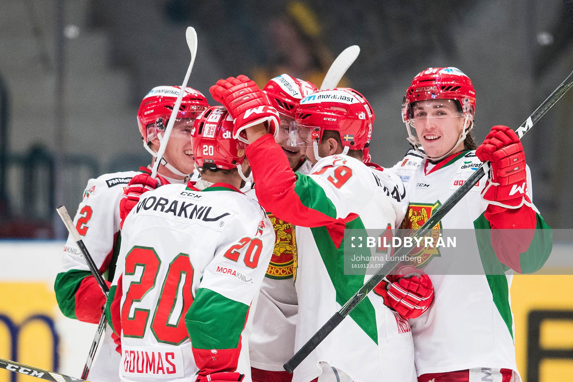 Moras spelare jublar