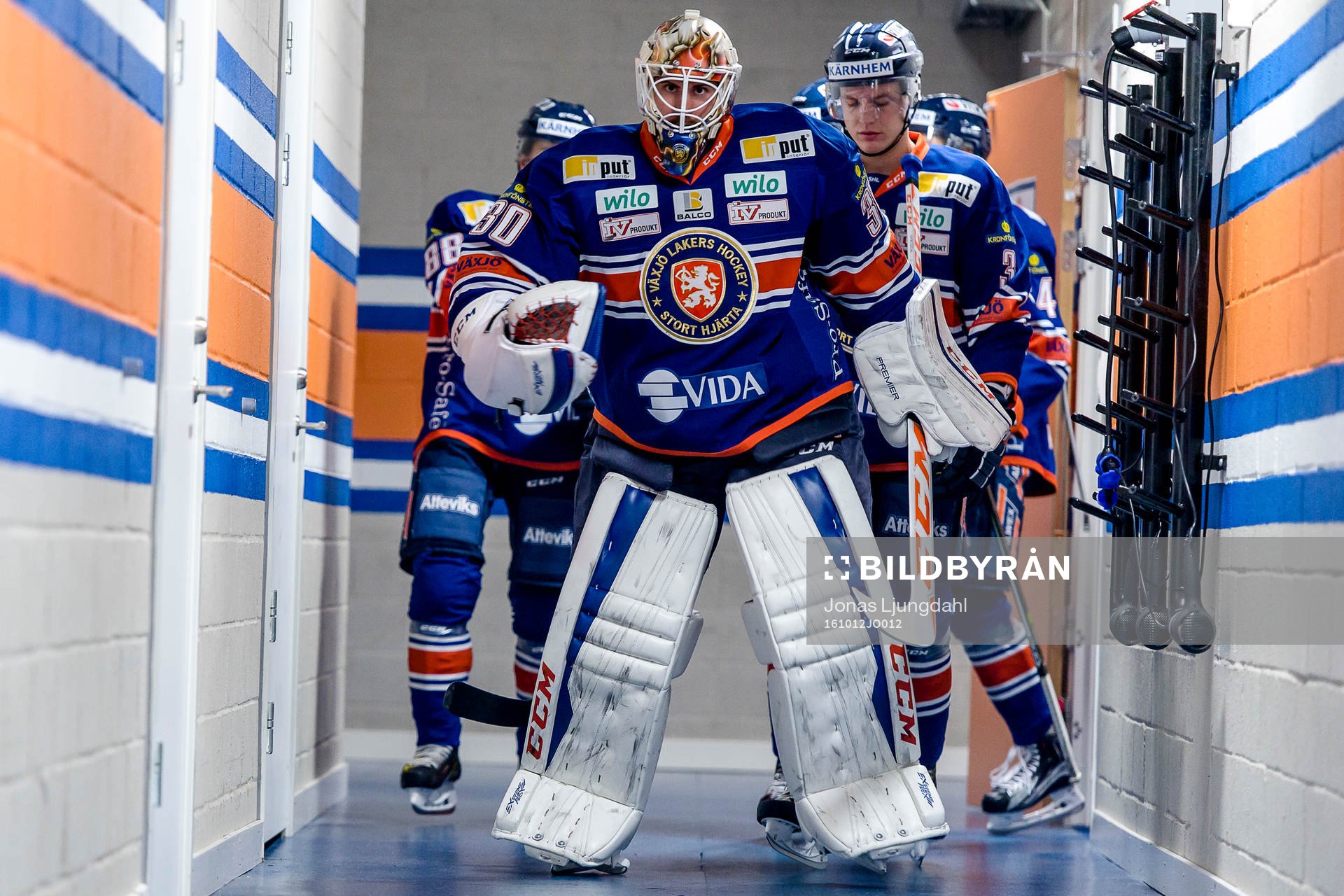 Växjös målvakt Joacim Eriksson före ishockeymatchen i