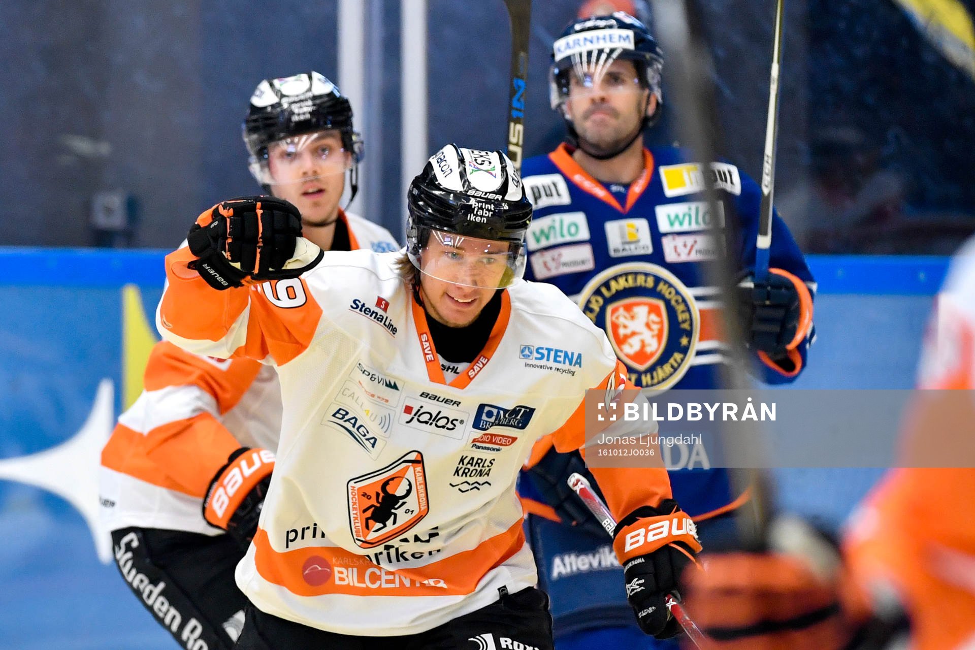Karlskronas Filip Cruseman jublar