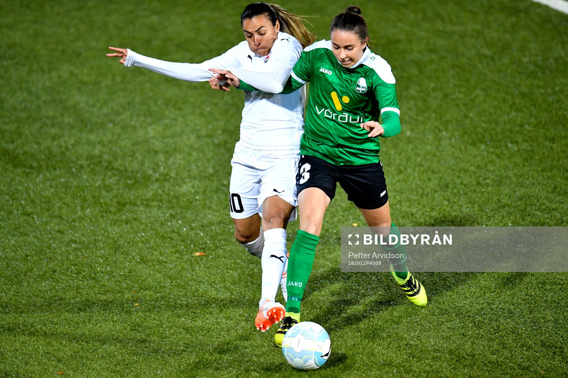 Rosengårds Marta Viera Da Silva och Breidabliks Arna Dis