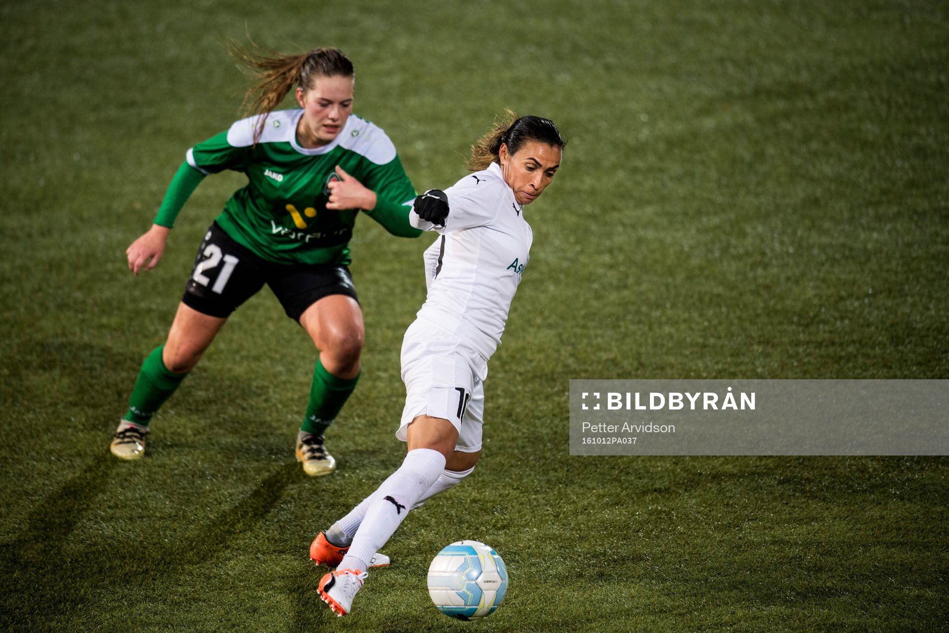 Breidabliks Hildur Antonsdottir och Rosengårds Marta Viera