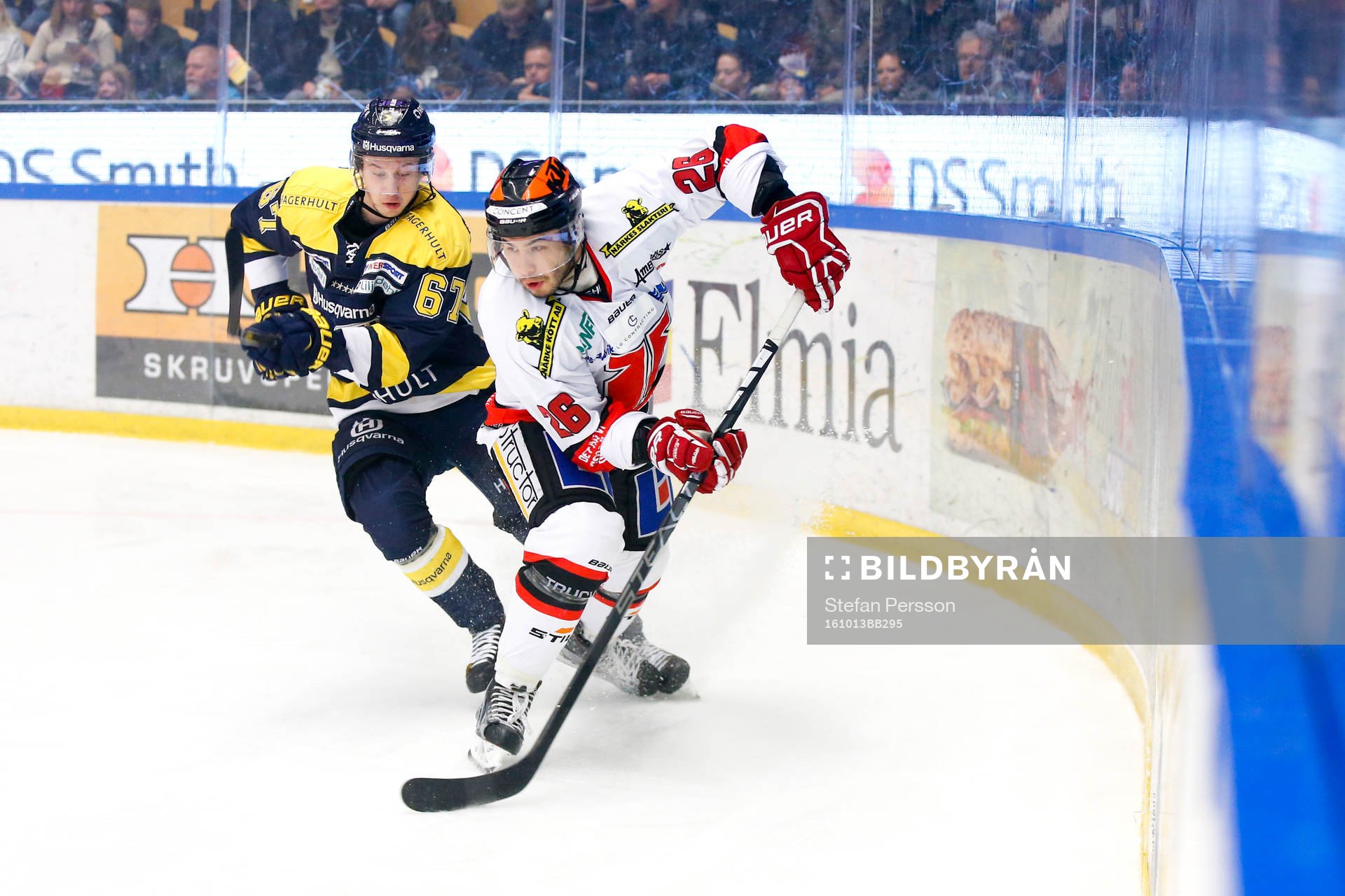 s Christoffer Törngren och Örebros Greg Squires
