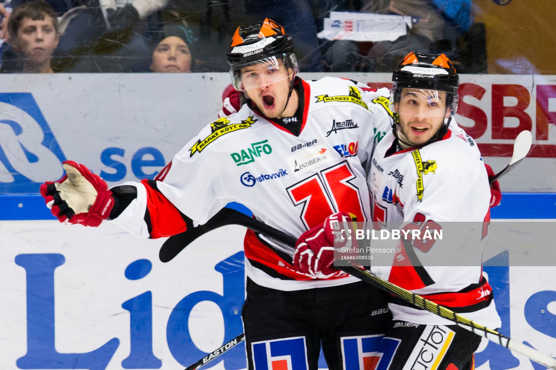Örebros Libor Hudacek och Greg Squires jublar