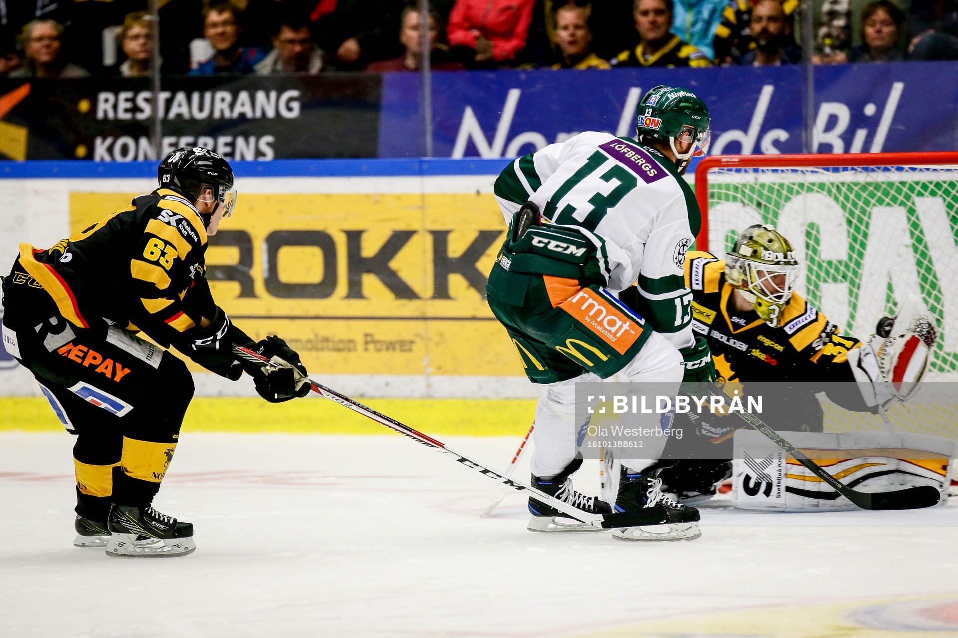 Skellefteås Sebastian Aho och målvakt Joni Ortio