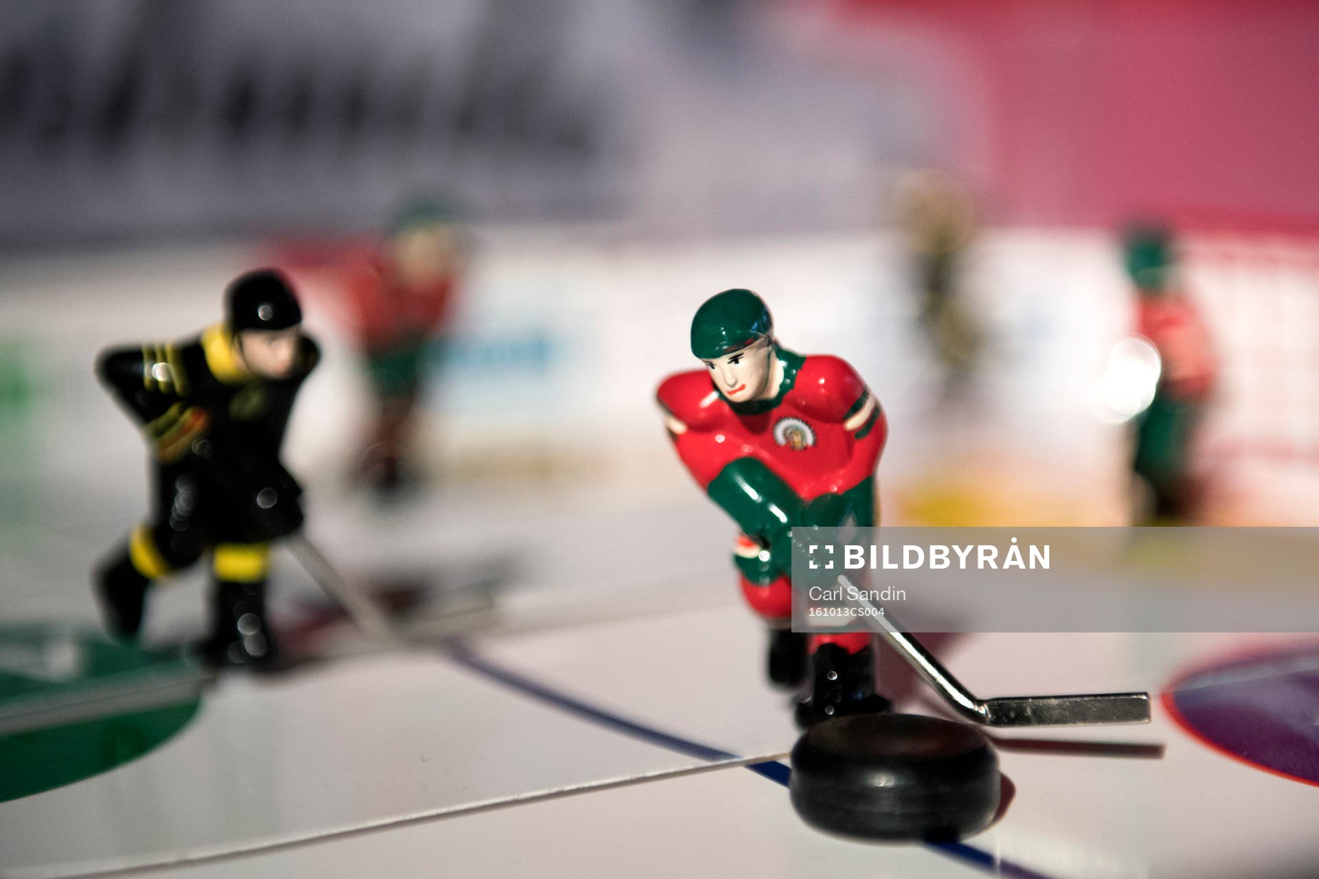 En miniatyrhockeyspelare i Frölundatröja