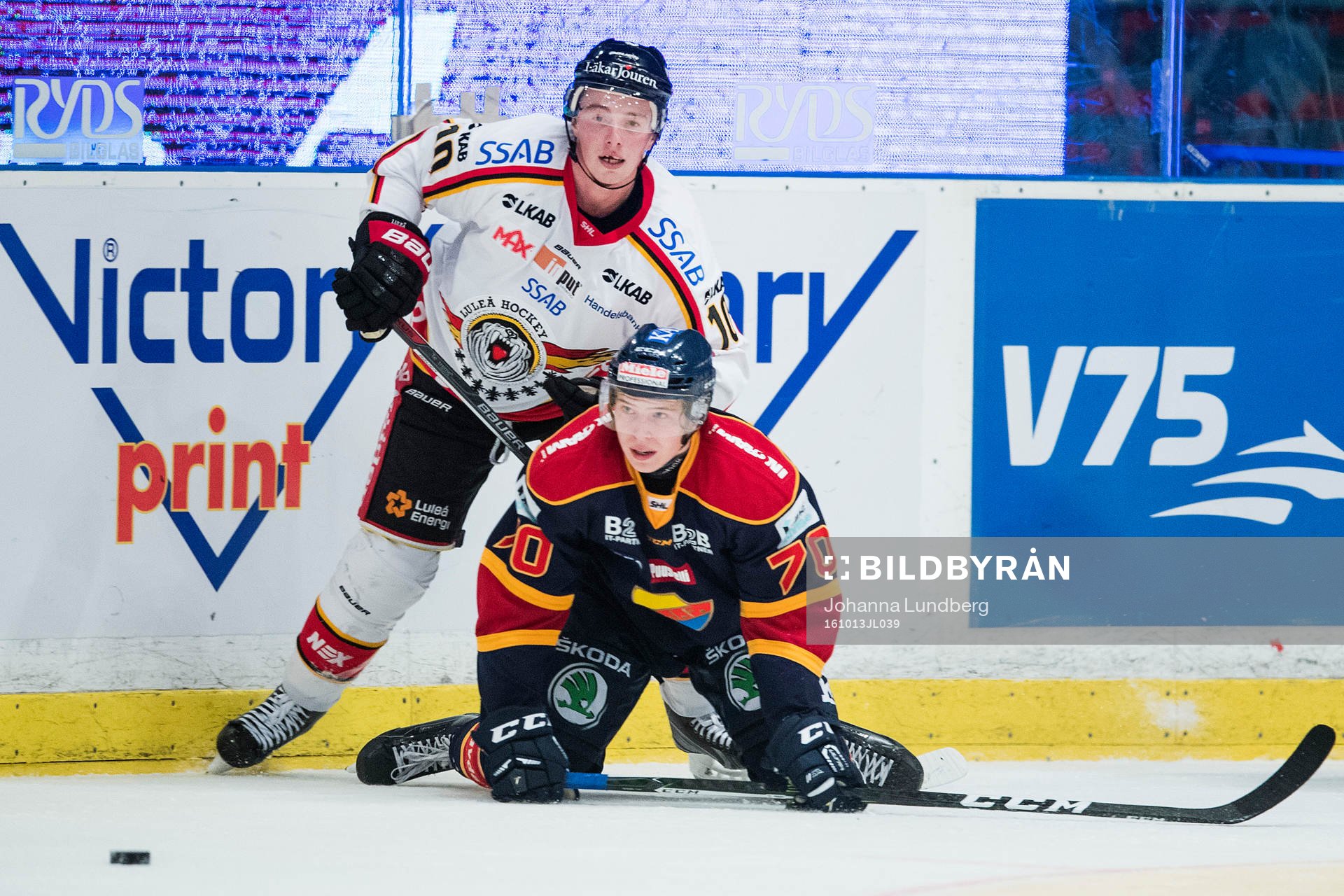 Luleås Tim Kennedy trycker ner Djurgårdens Marcus