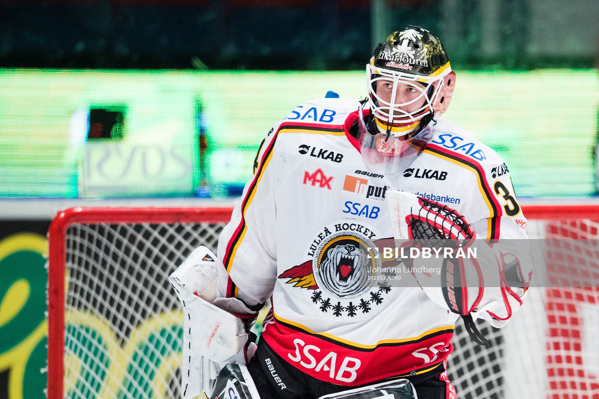 Luleås målvakt Joel Lassinatti jublar