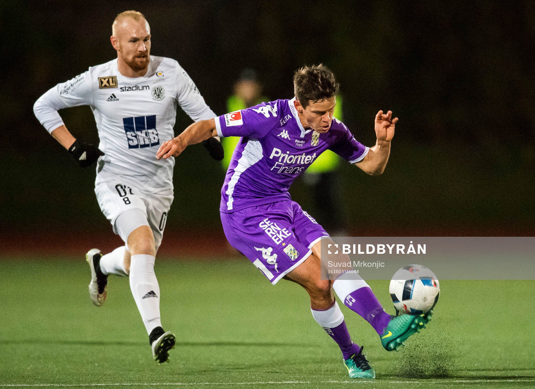 Oskarshamns Jochen Graf och IFK Göteborgs Mads Albaek