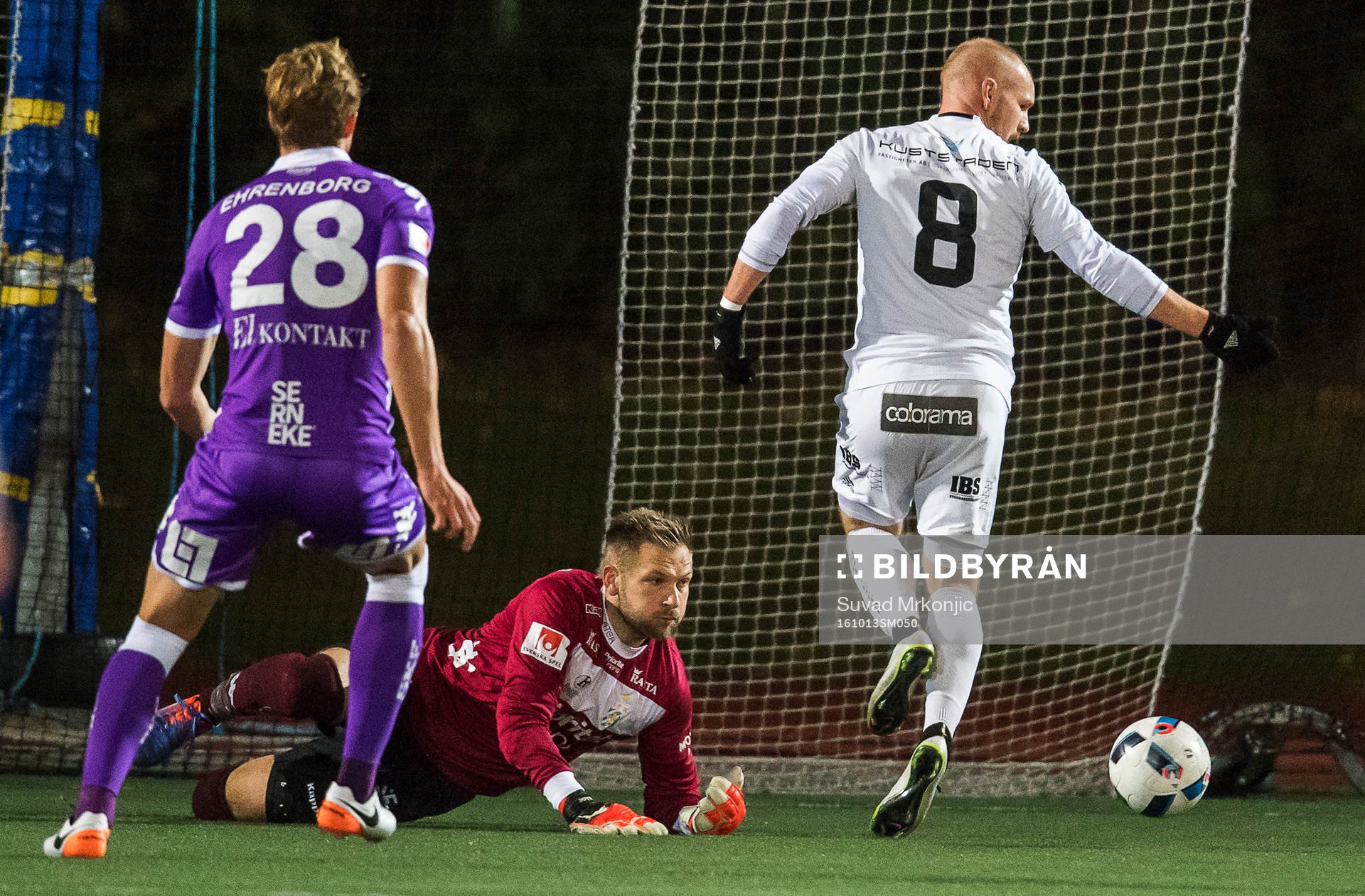 IFK Göteborgs målvakt John Alvbåge samt Thomas Rogne