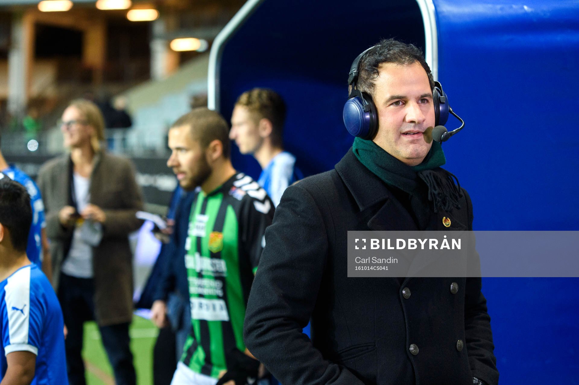 GAIS tränare Benjamin Westman blir intervjuad innan