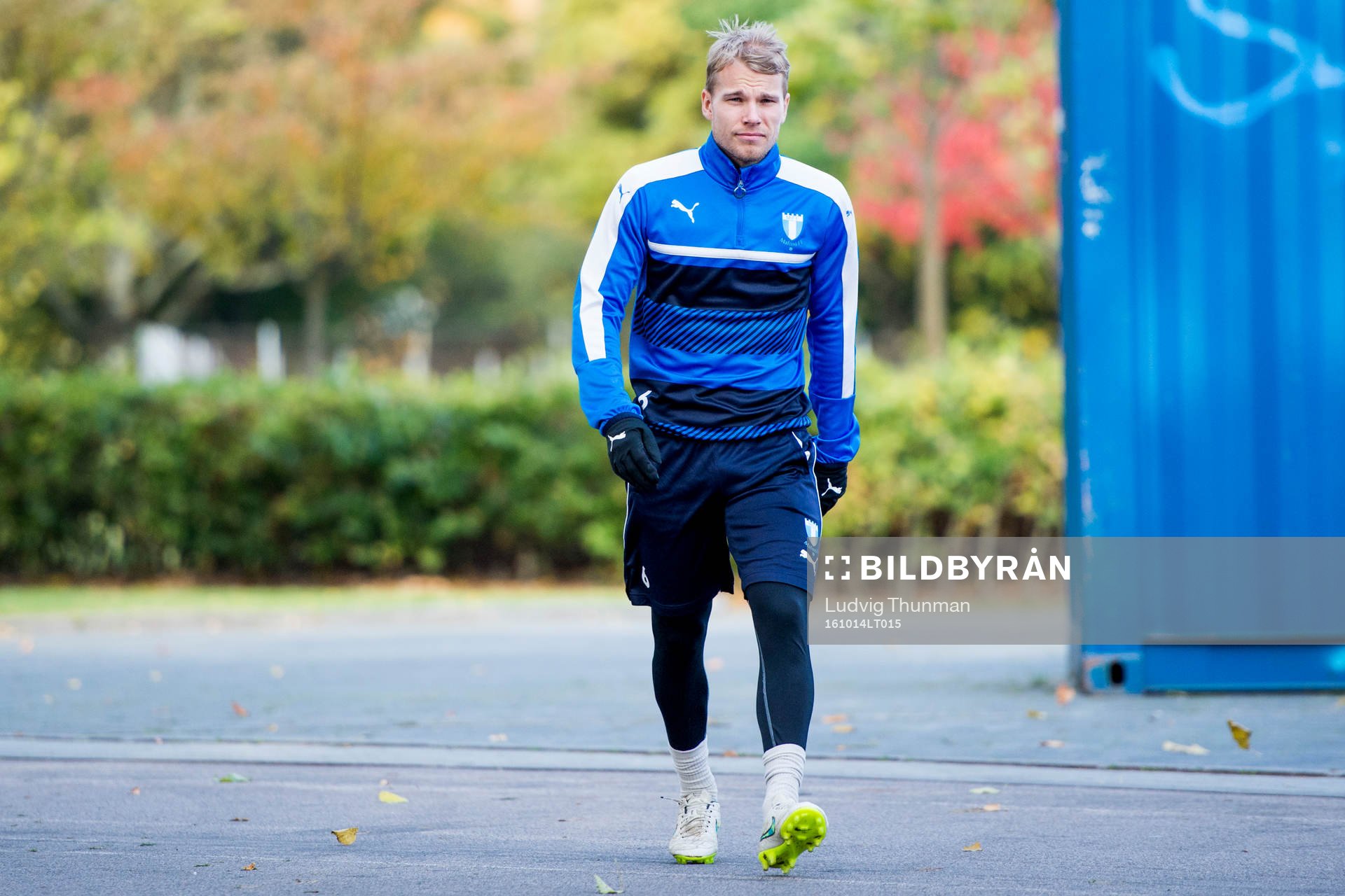 Malmö FFs Oscar Lewicki under en fotbollsträning med Malmö FF den 14 april 2016 i Malmö.