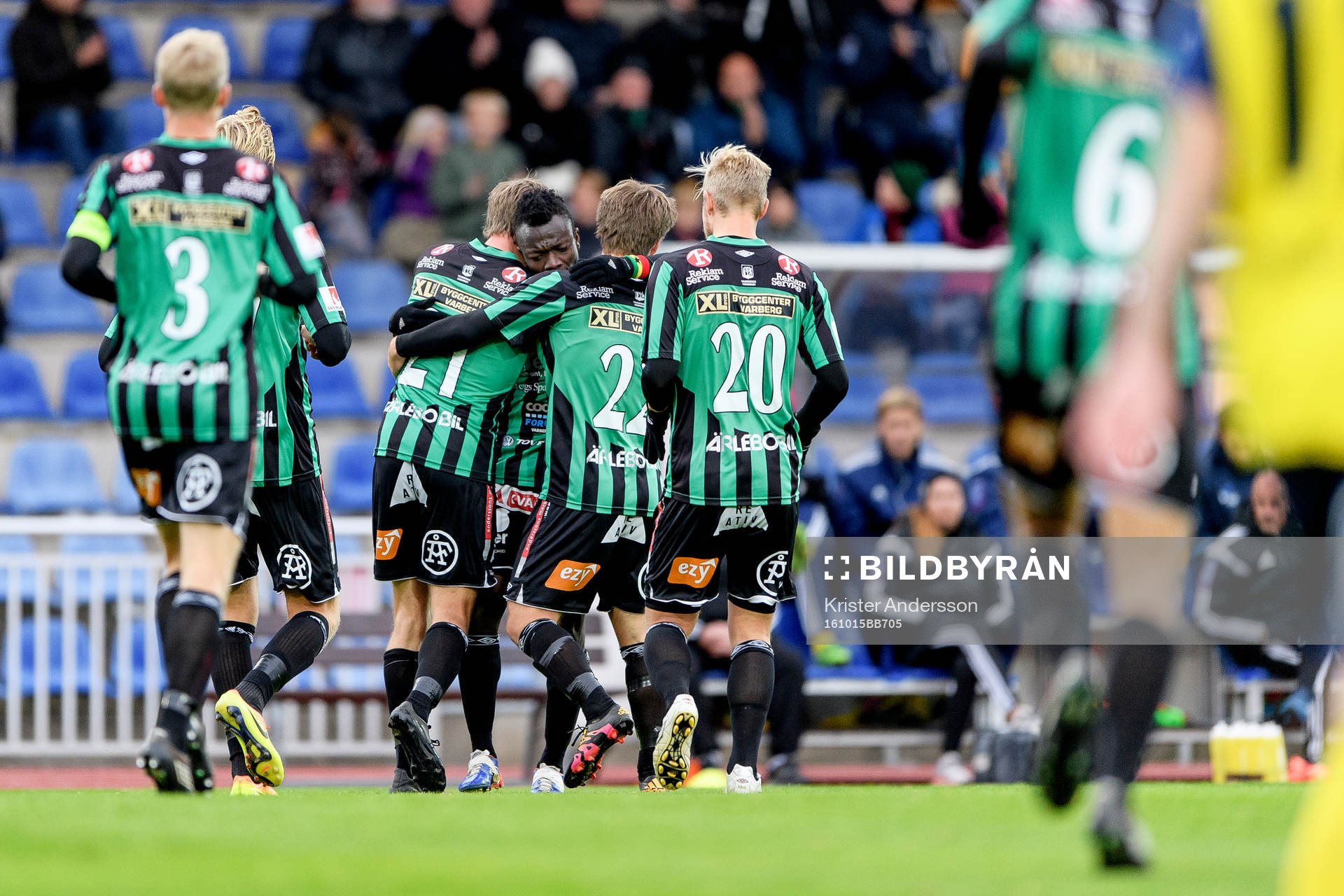 Varbergs Thomas Boakye jublar ned laget efter 1-0 under fotbollsmatchen i Superettan mellan Varberg och Ängelholm den 15 oktober 2016 i Varberg.
