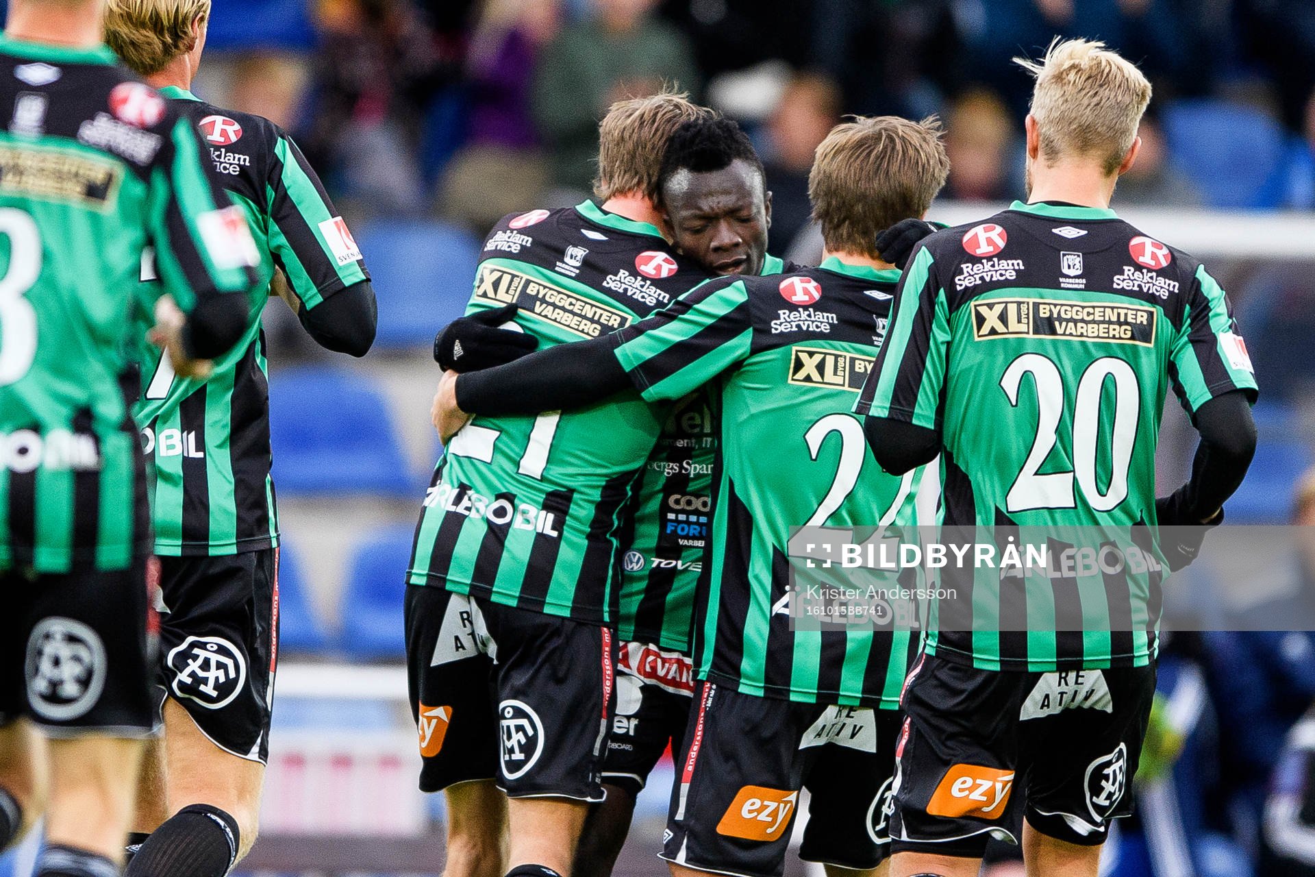 Varbergs Thomas Boakye jublar ned laget
