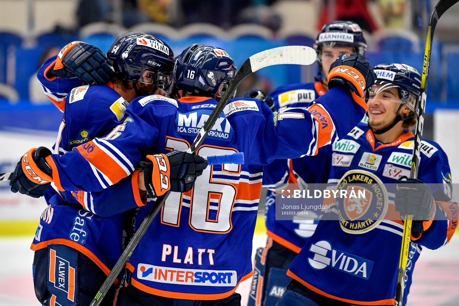 Växjös Geoff Platt reducerar till 1-2 och jublar